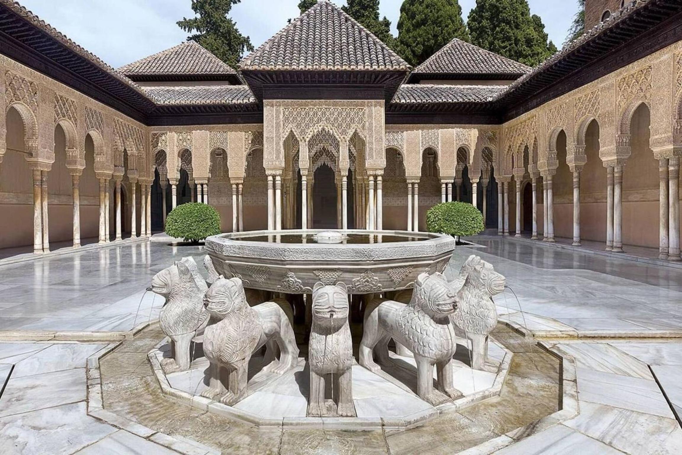 Spacious Villa in Granada with Private Pool and Jacuzzi