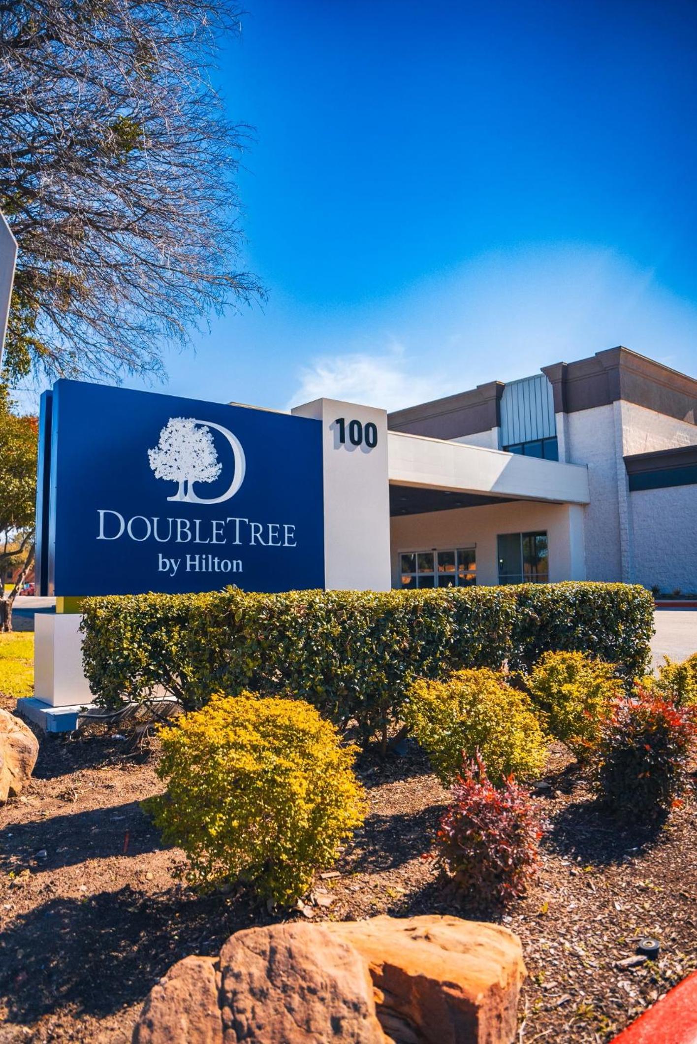 Hotel Doubletree By Hilton Fort Worth South - Image 1