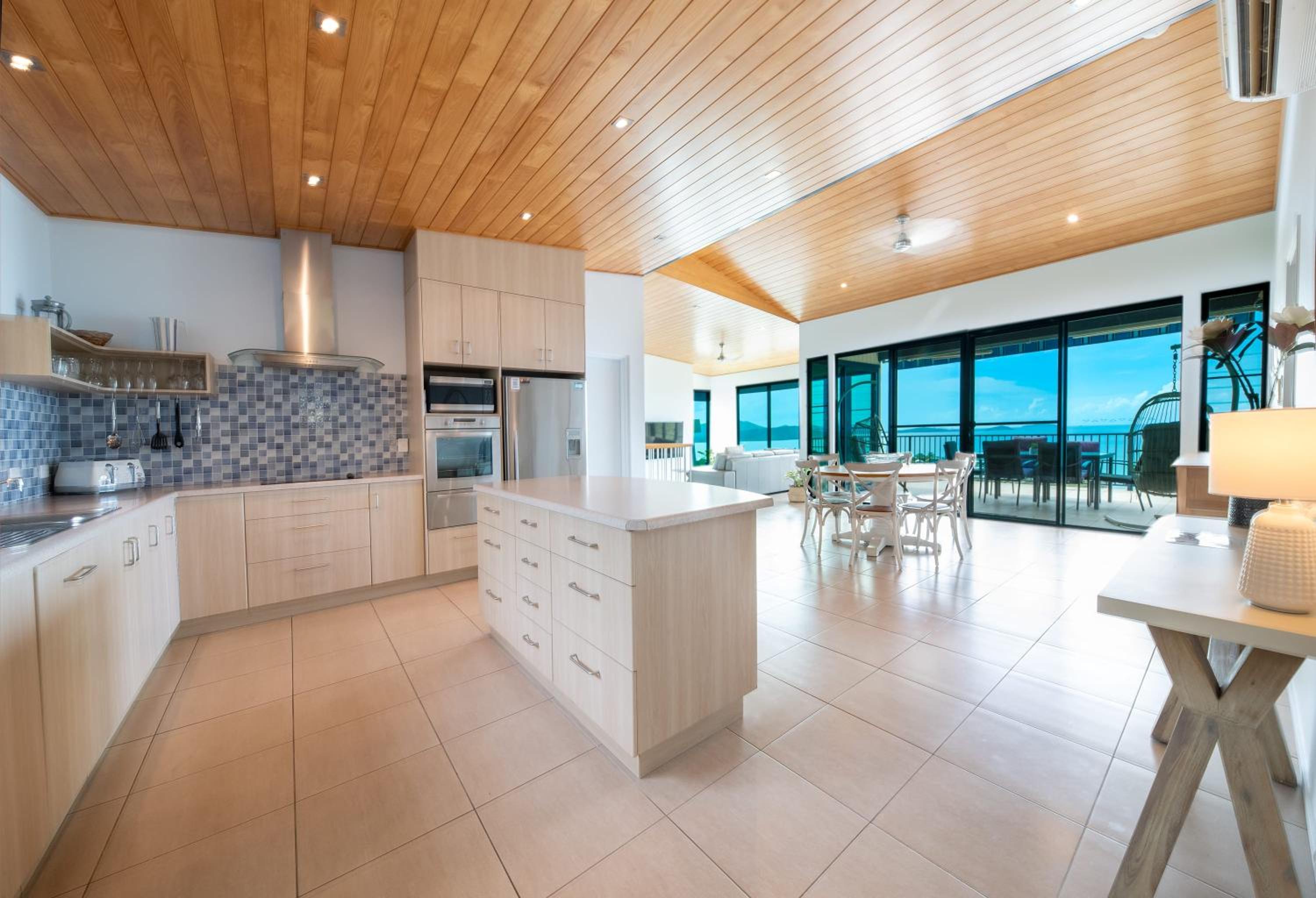Holiday on The Horizon Airlie Beach Holiday Home