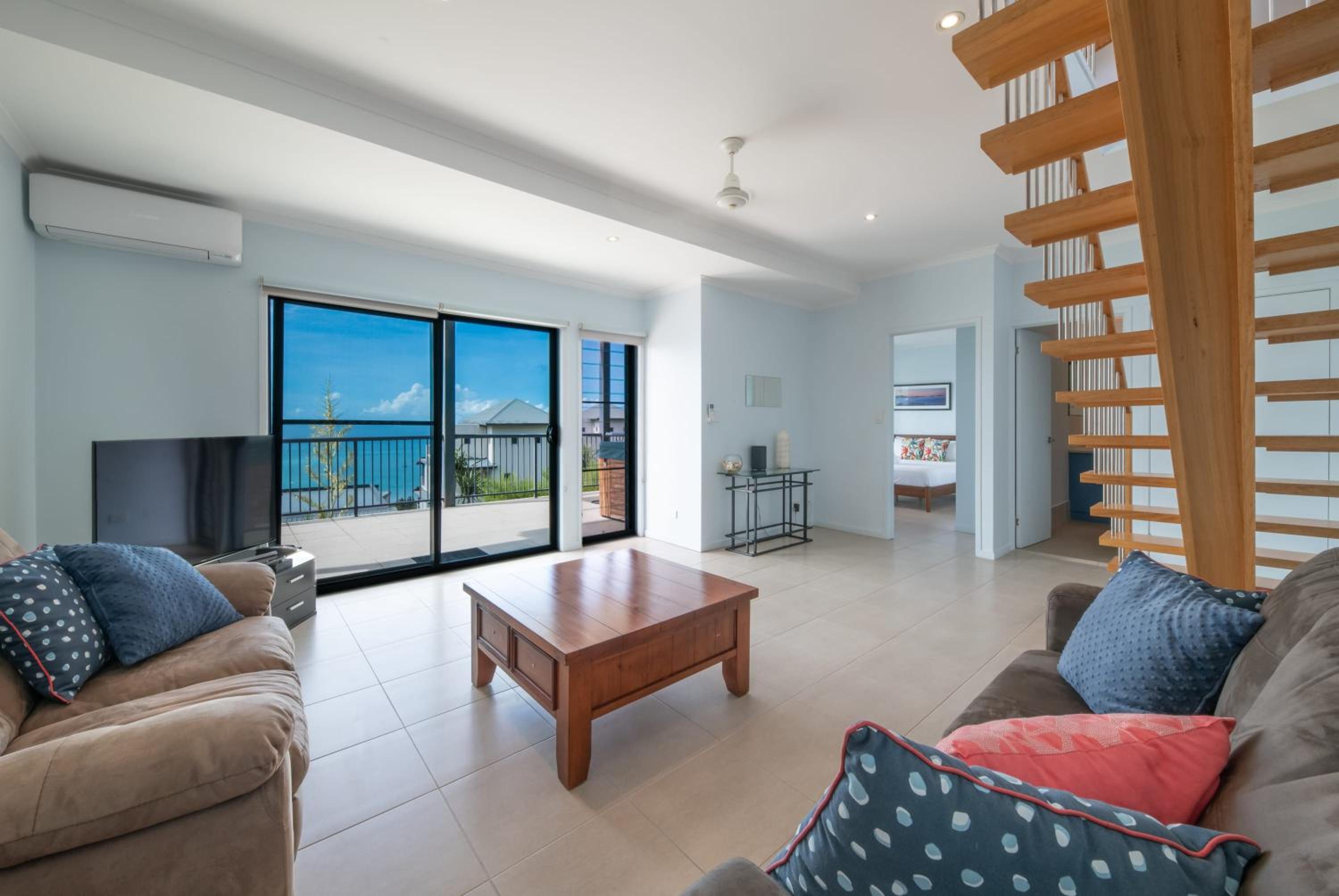 Holiday on The Horizon Airlie Beach Holiday Home