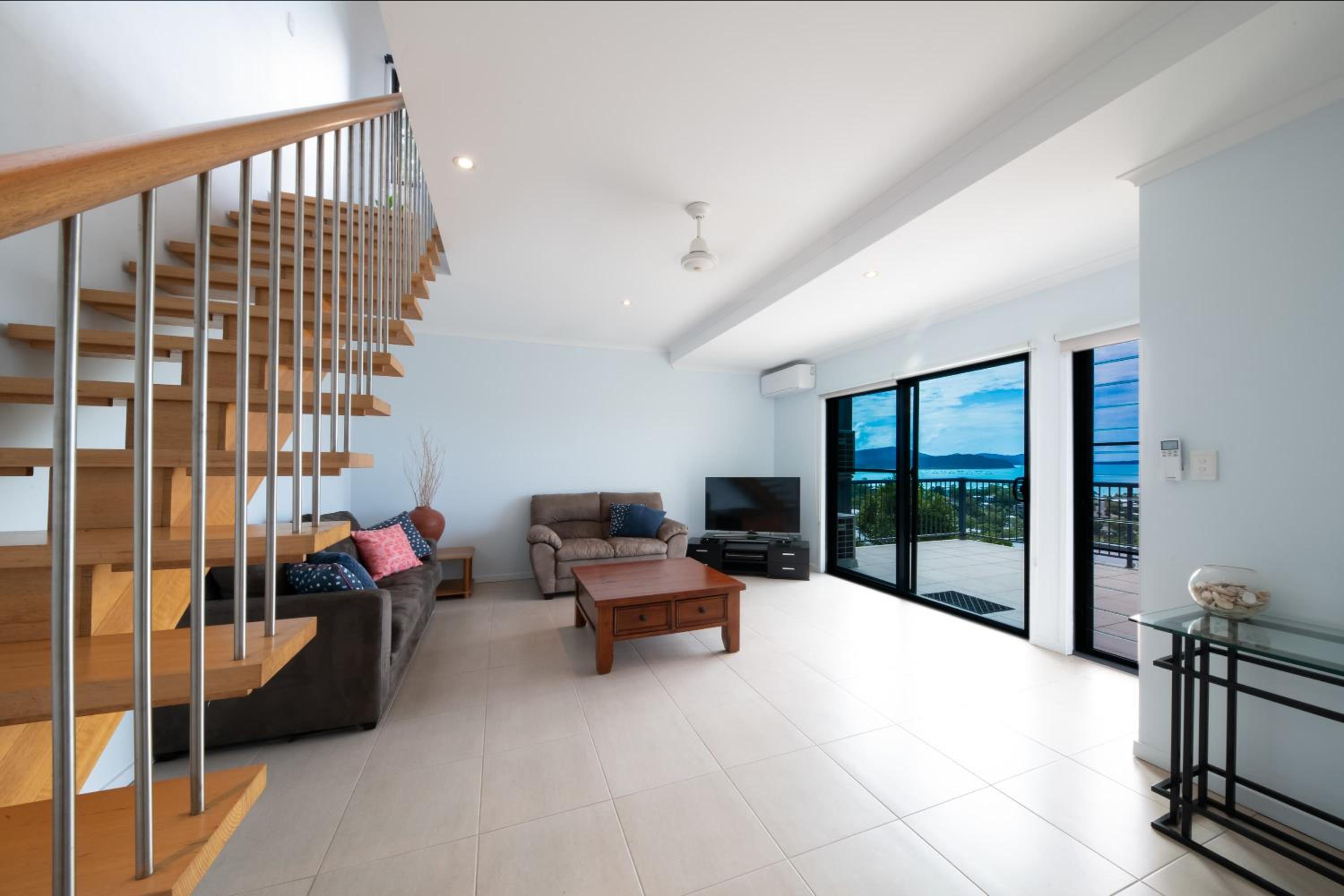 Holiday on The Horizon Airlie Beach Holiday Home