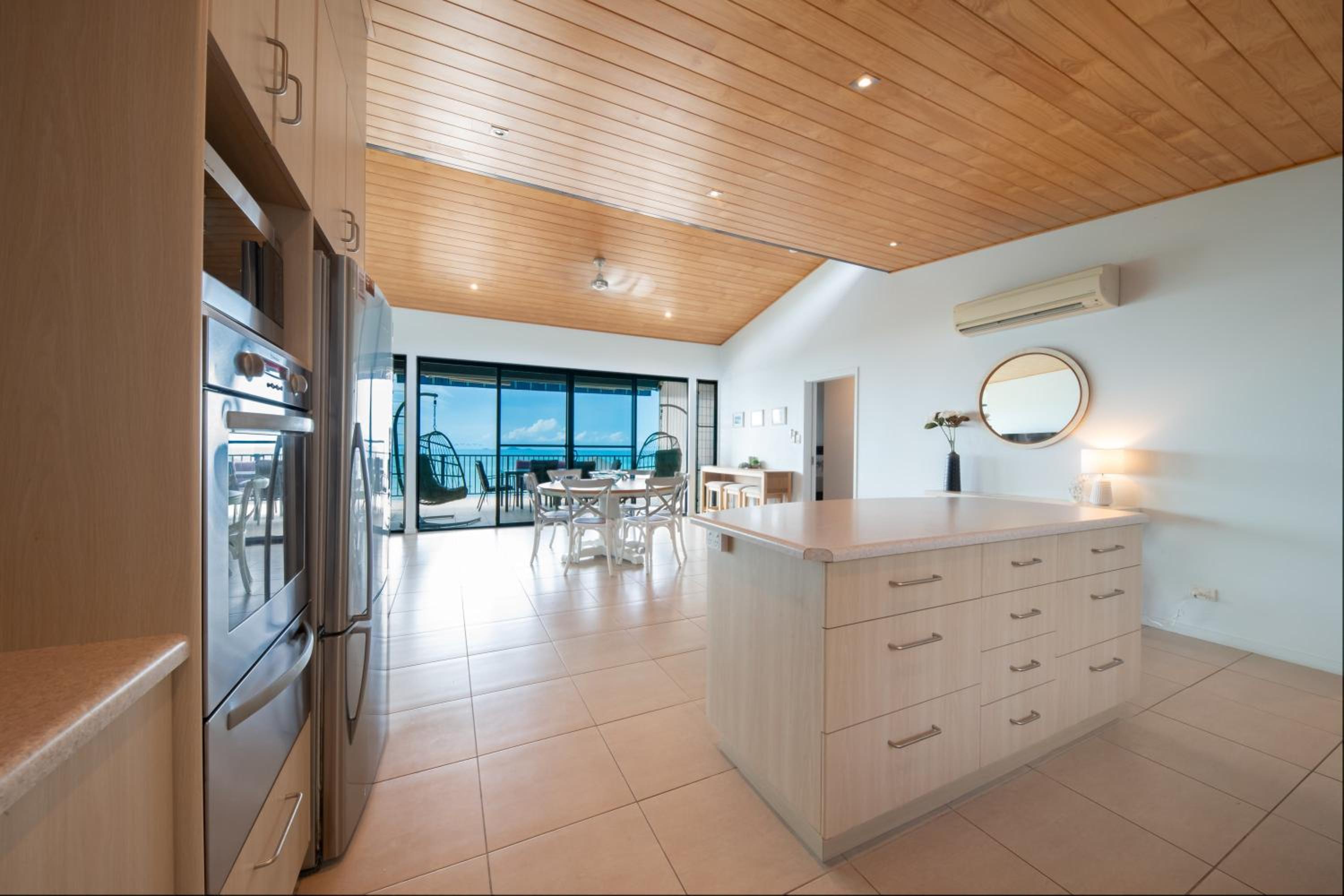 Holiday on The Horizon Airlie Beach Holiday Home