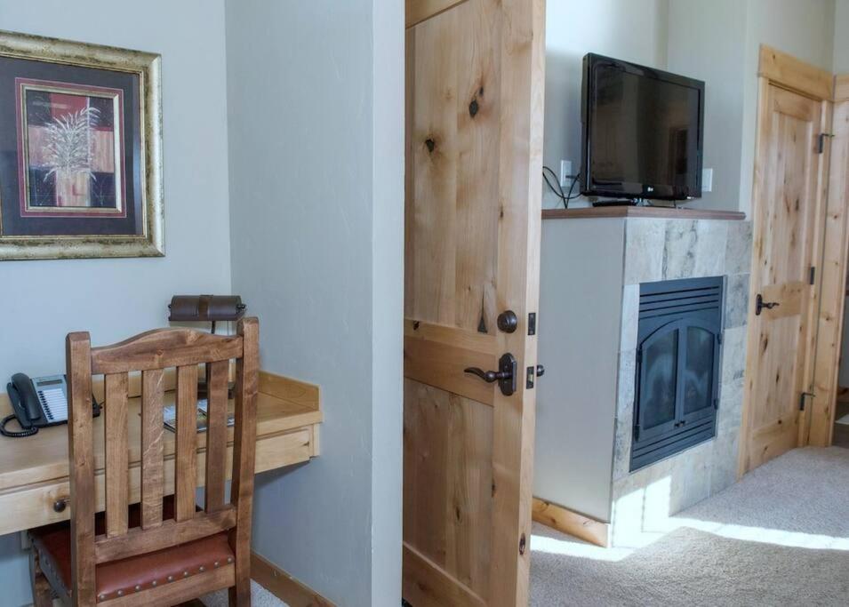 Sage Escape Cabin with Hot tub at Brasada Ranch view 3