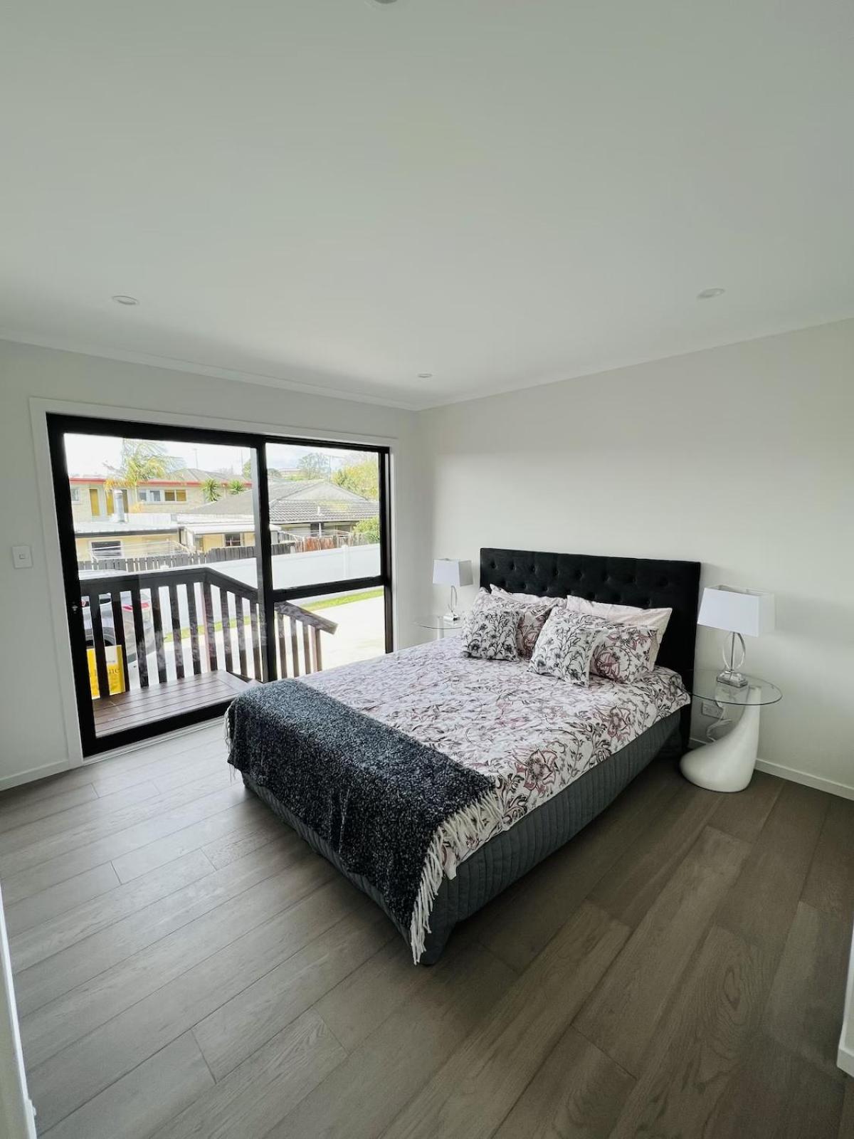 Matuhi Deluxe studio with kitchenette photo 2