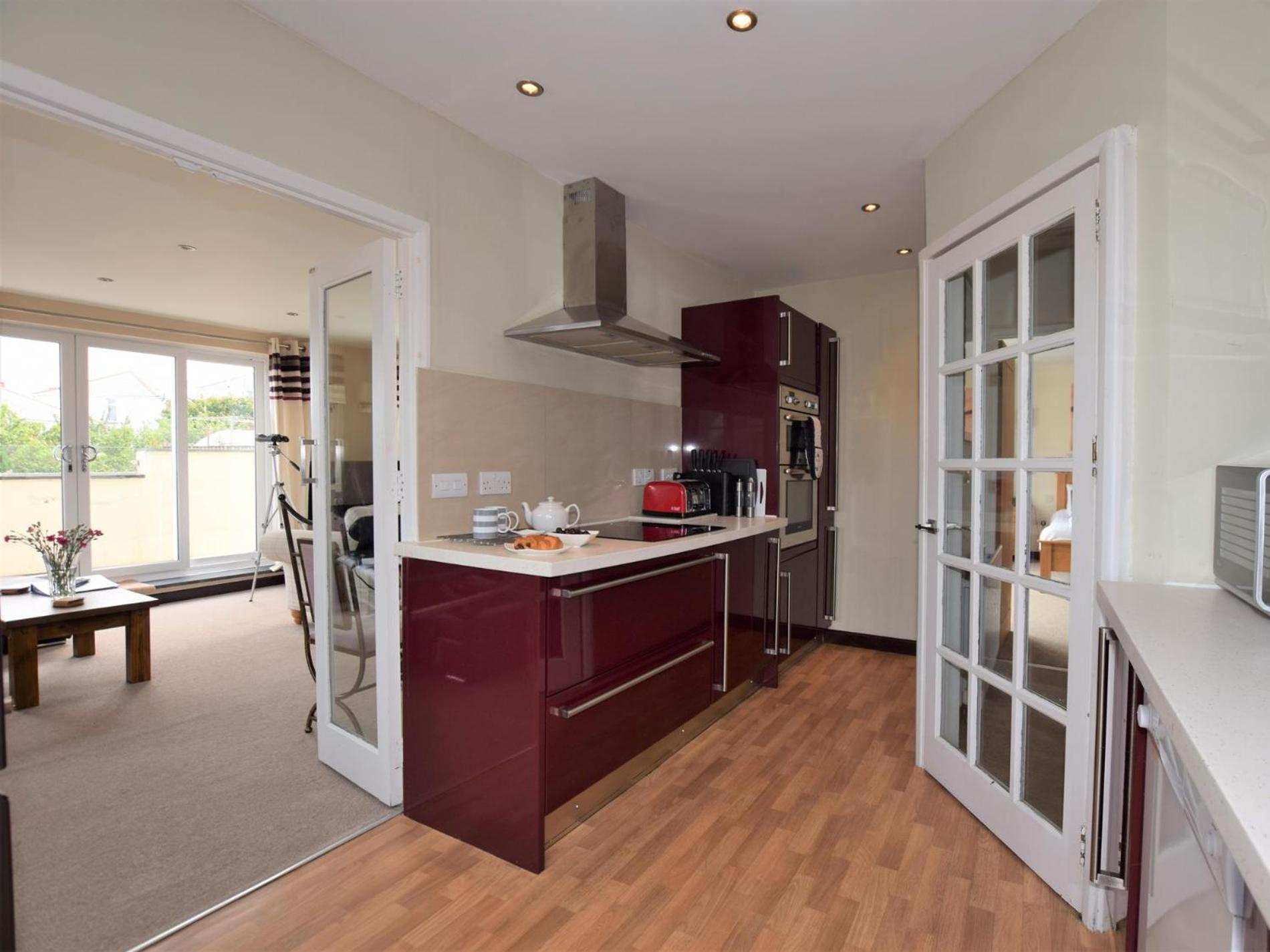 3 Bed in Ilfracombe oc-haywd view 2