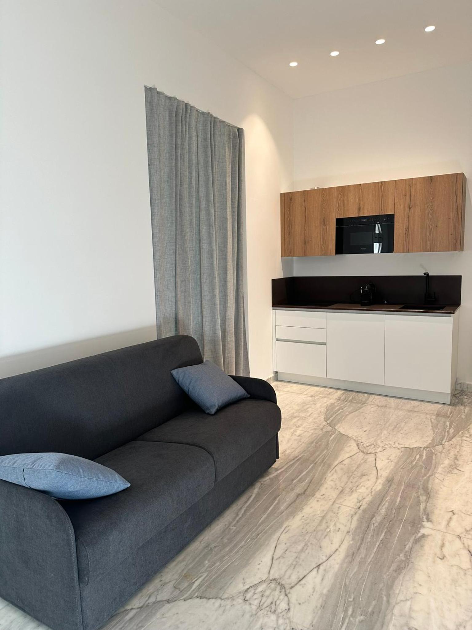 Lily Suite