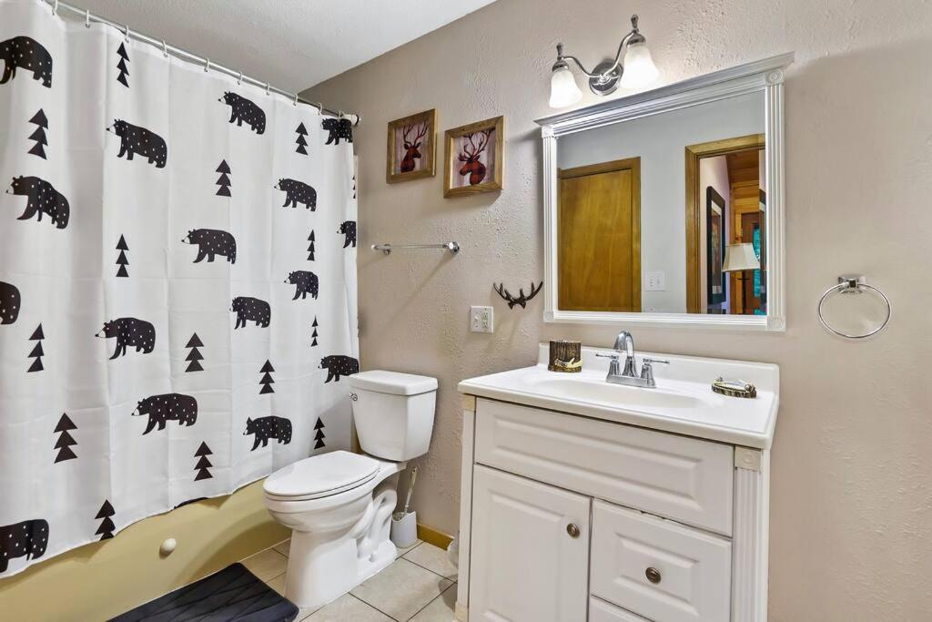NEW HOT TUB! Secluded 3 Bed Cabin in Pigeon Forge view 2