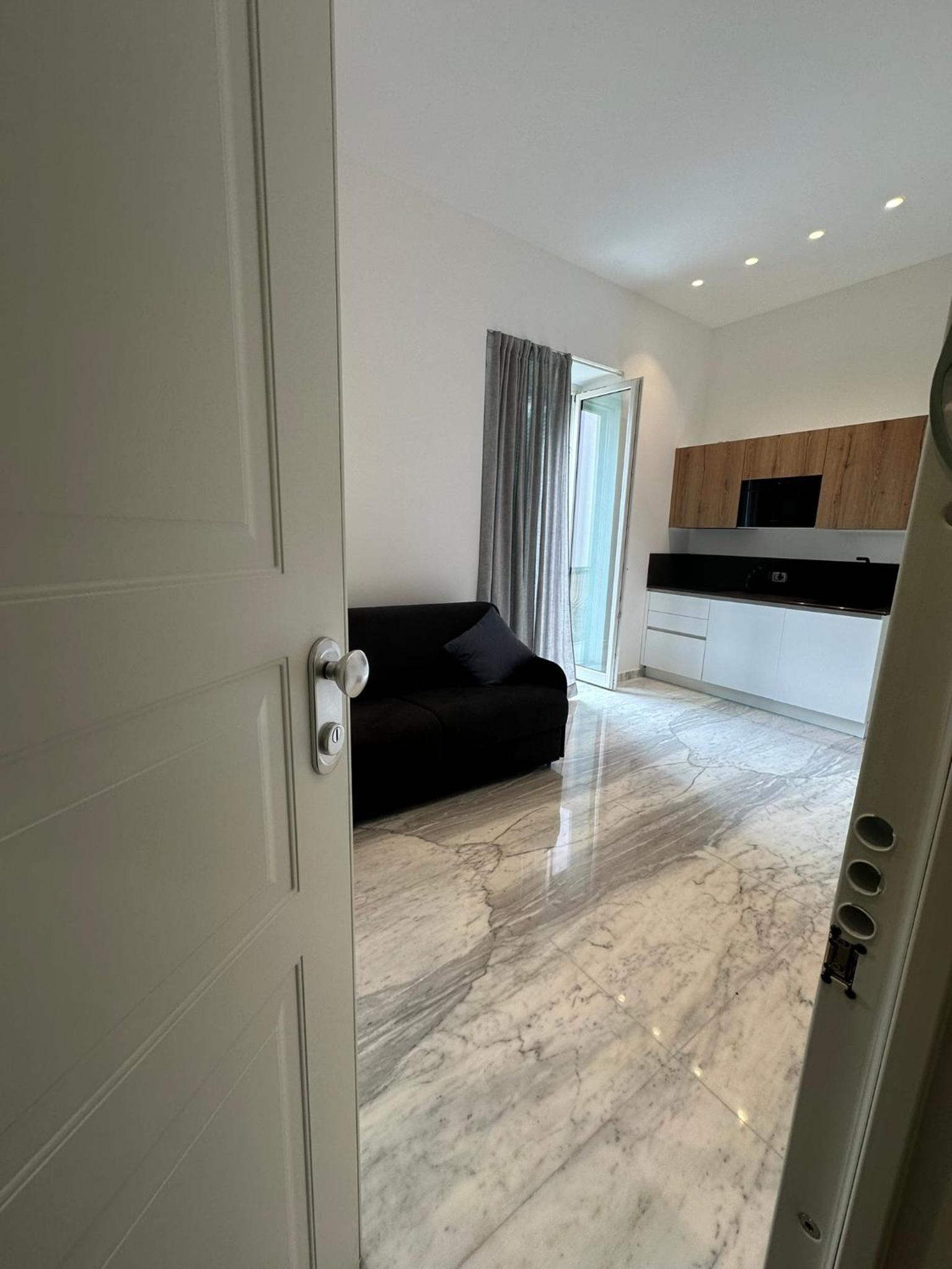 Lily Suite