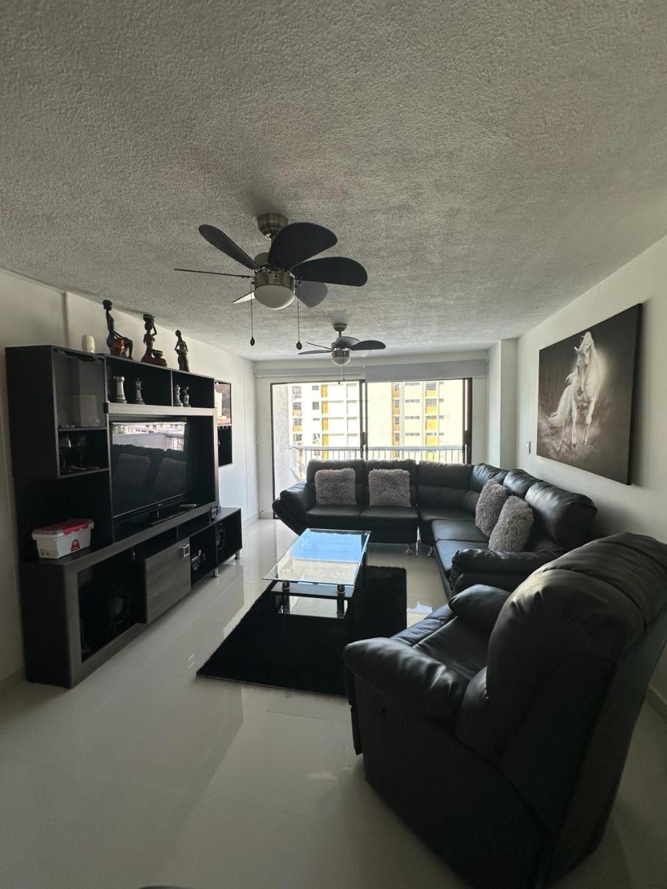 Apartamento frente al MAR Rodadero - Gaira TACOA 6 a 8 personas