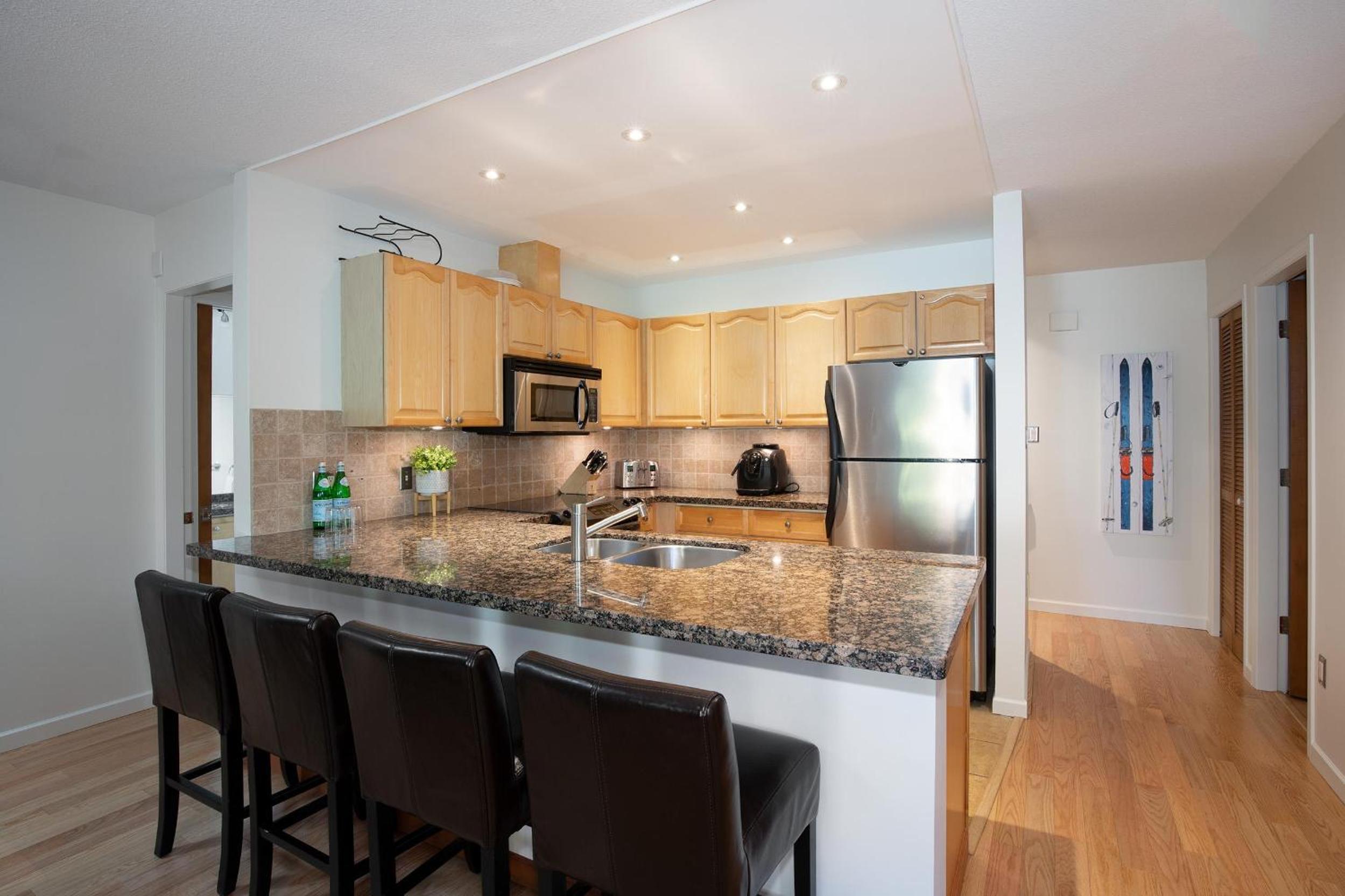 Gleneagle 29 | Family-friendly Townhouse, 700m to Blackcomb Base, Wood-Burning Fireplace