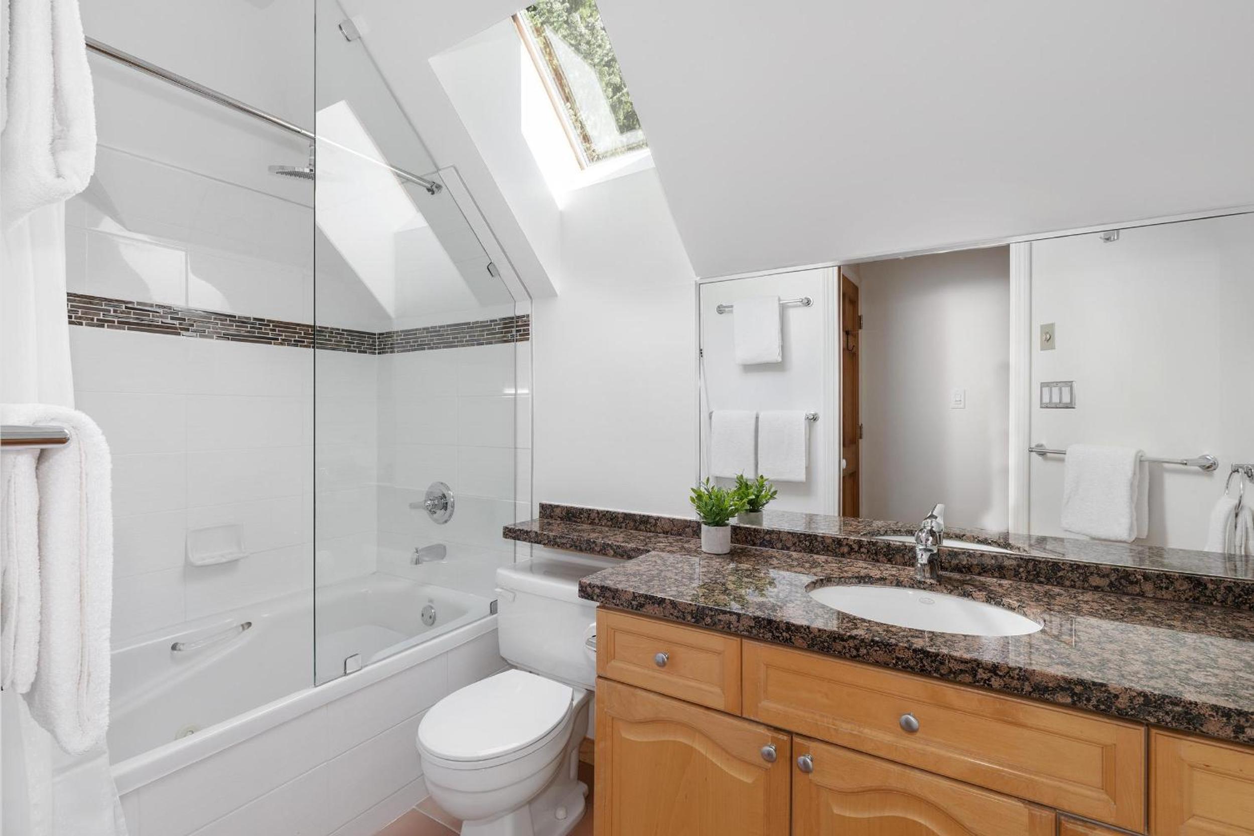 Gleneagle 29 | Family-friendly Townhouse, 700m to Blackcomb Base, Wood-Burning Fireplace