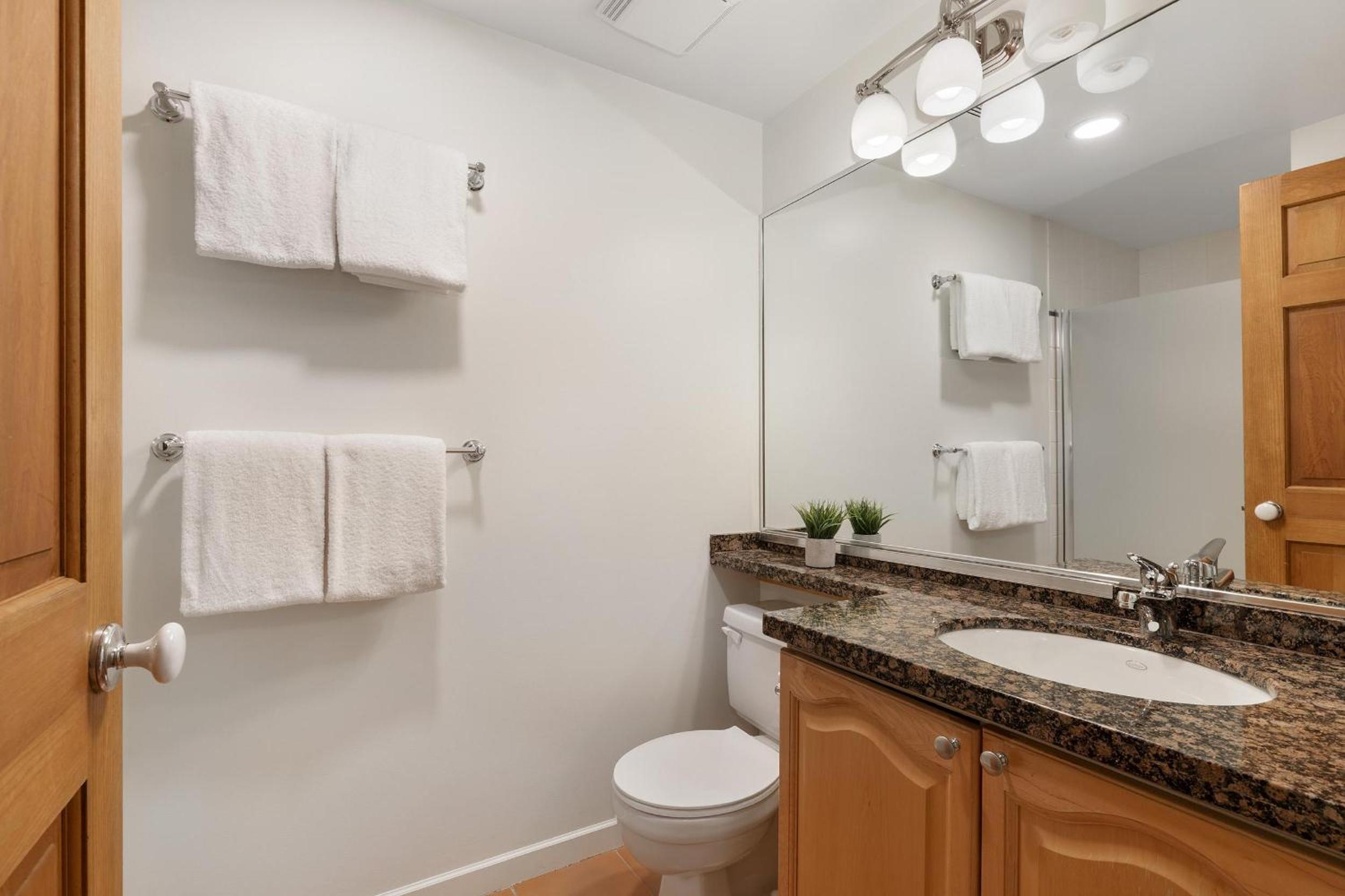 Gleneagle 29 | Family-friendly Townhouse, 700m to Blackcomb Base, Wood-Burning Fireplace