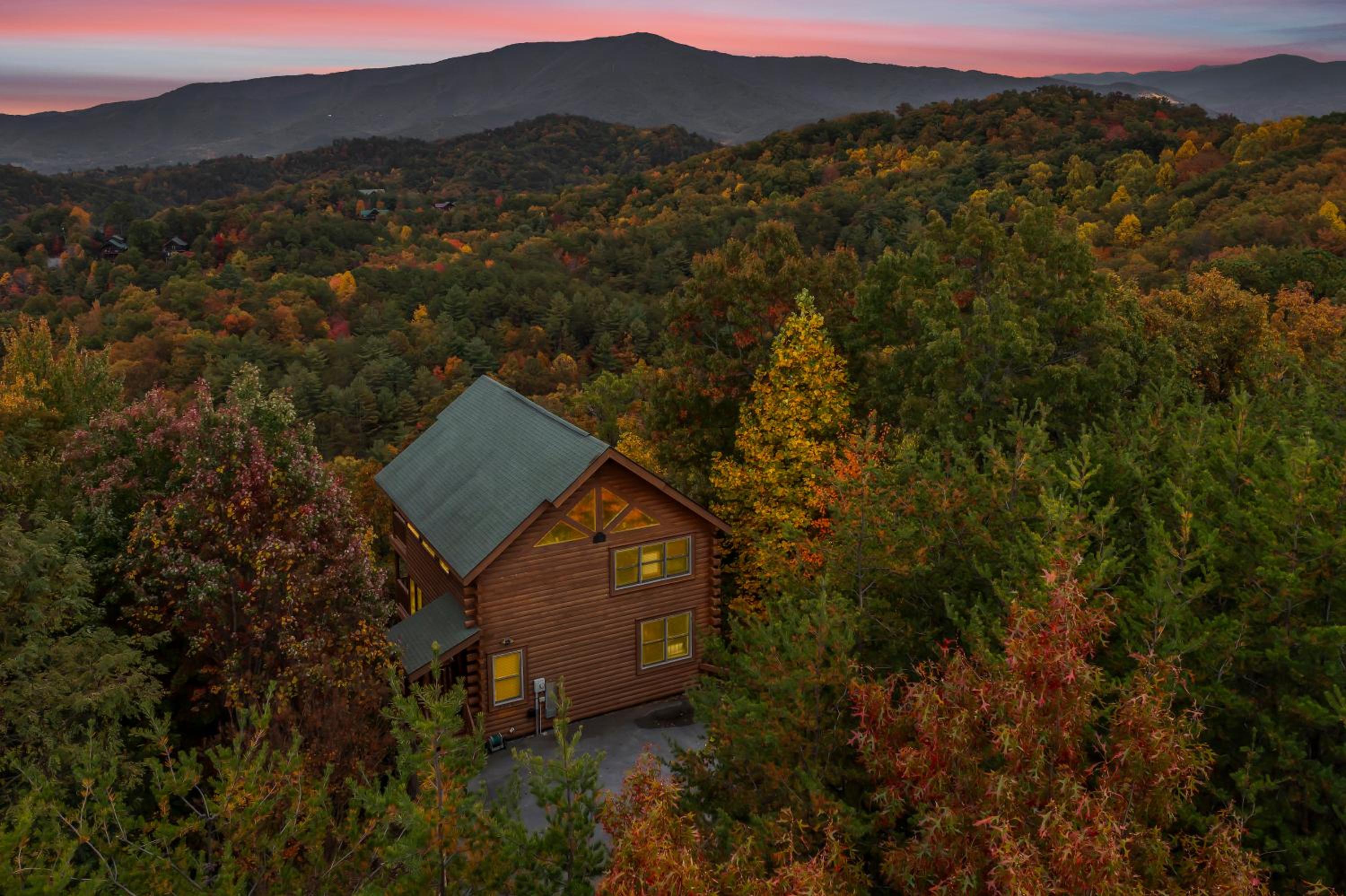 Bella Yani - Hot Tub, Pool Table, Air Hockey - Property Image 8
