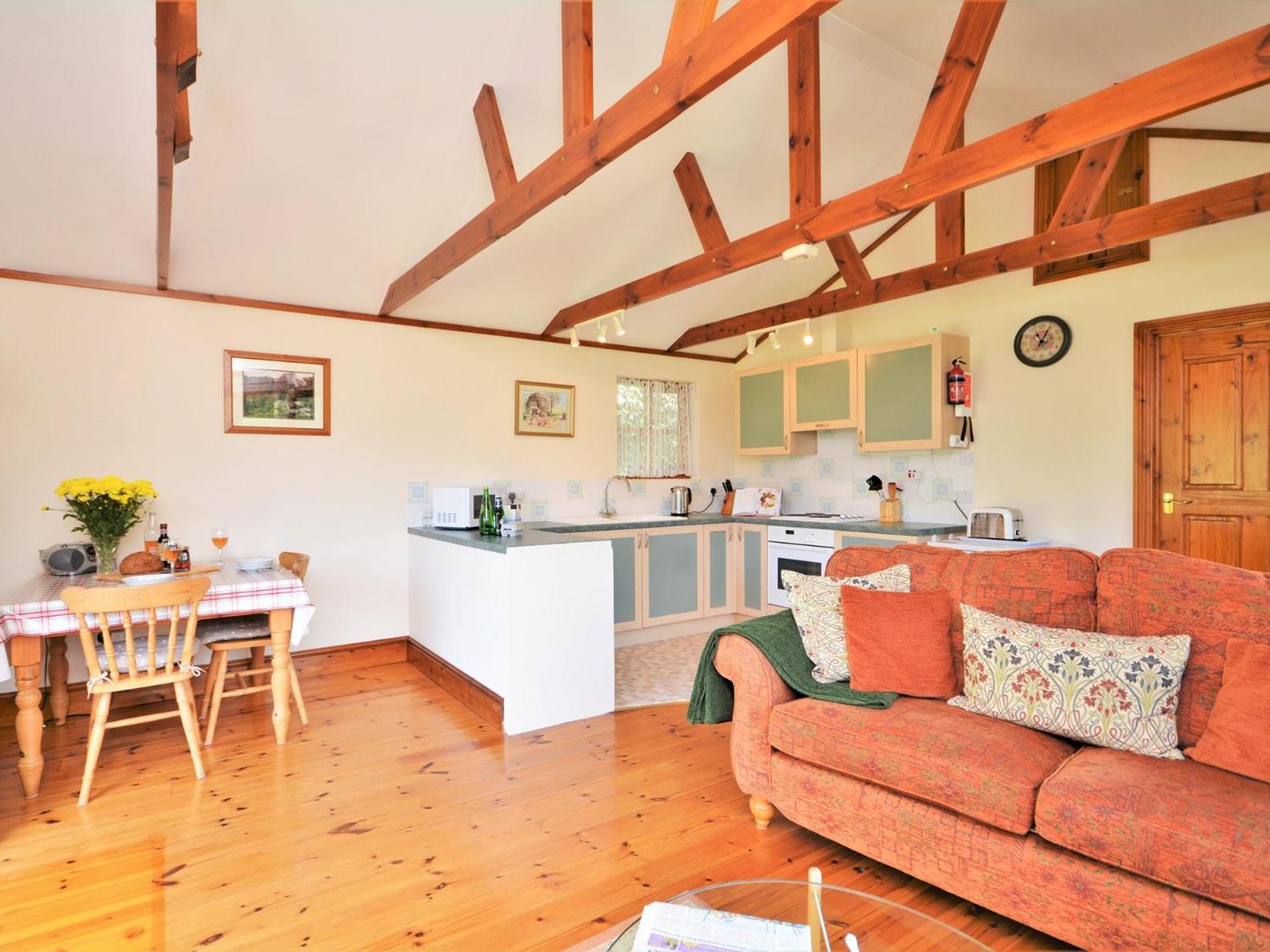 1 Bed in Liskeard oc-nutha view 5