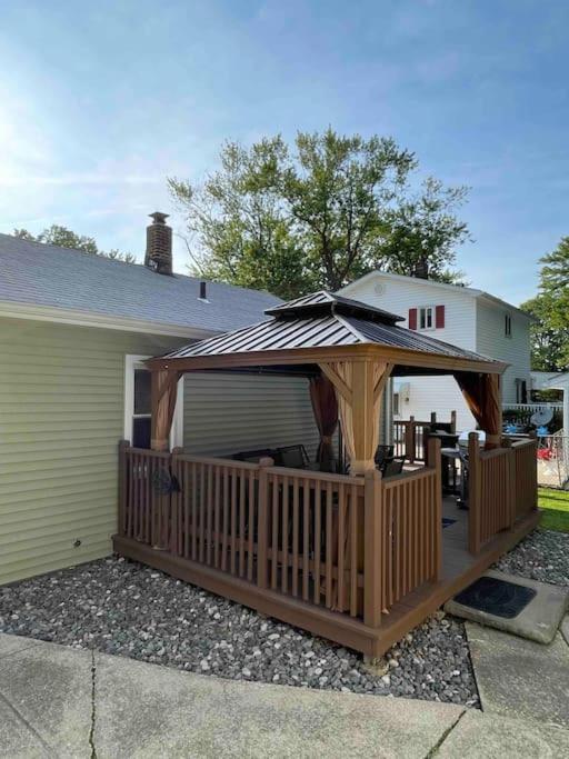 Cozy Mosaic Cottage view 5
