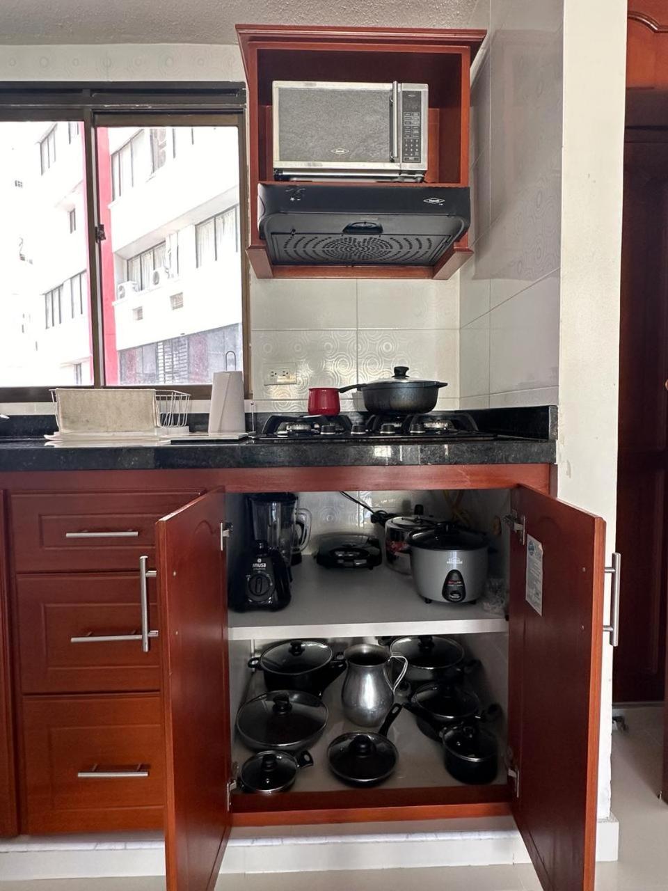 Apartamento frente al MAR Rodadero - Gaira TACOA 6 a 8 personas