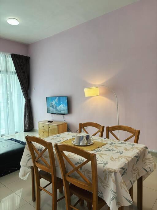 Mount Austin #Palazio B1 Studio Simplistic-style 1-3Pax #MSPro