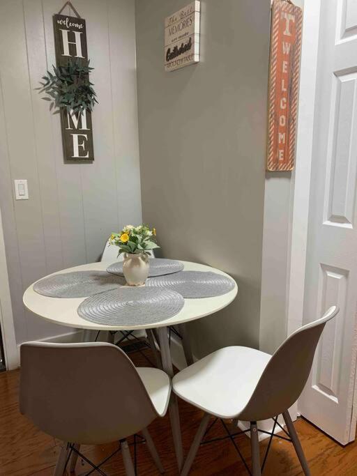 Cozy Home 20 min from downtown. view 4