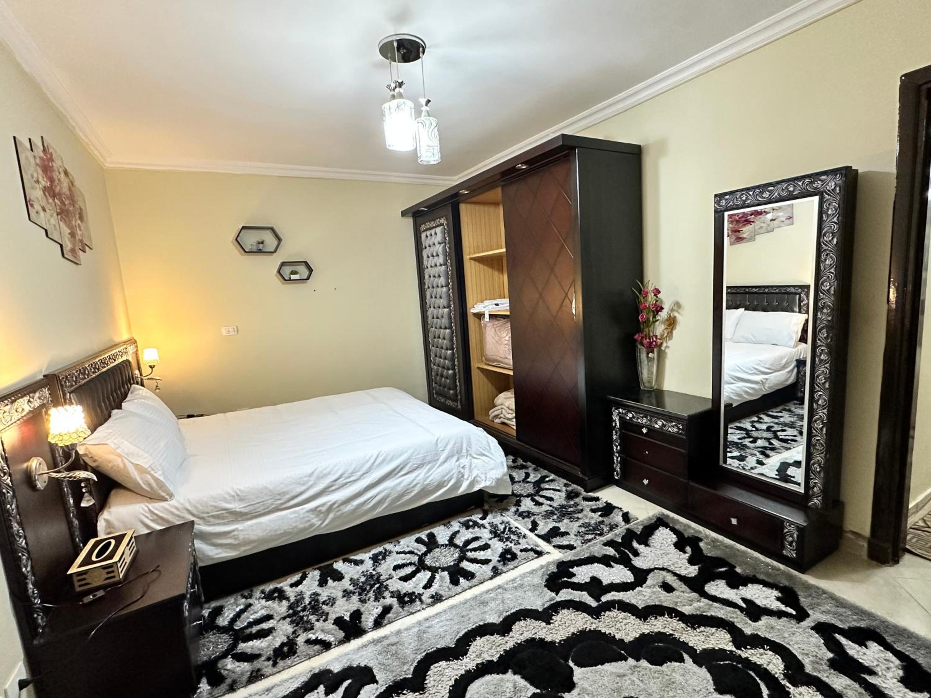 Luxury apartment in Sheikh Zayed City