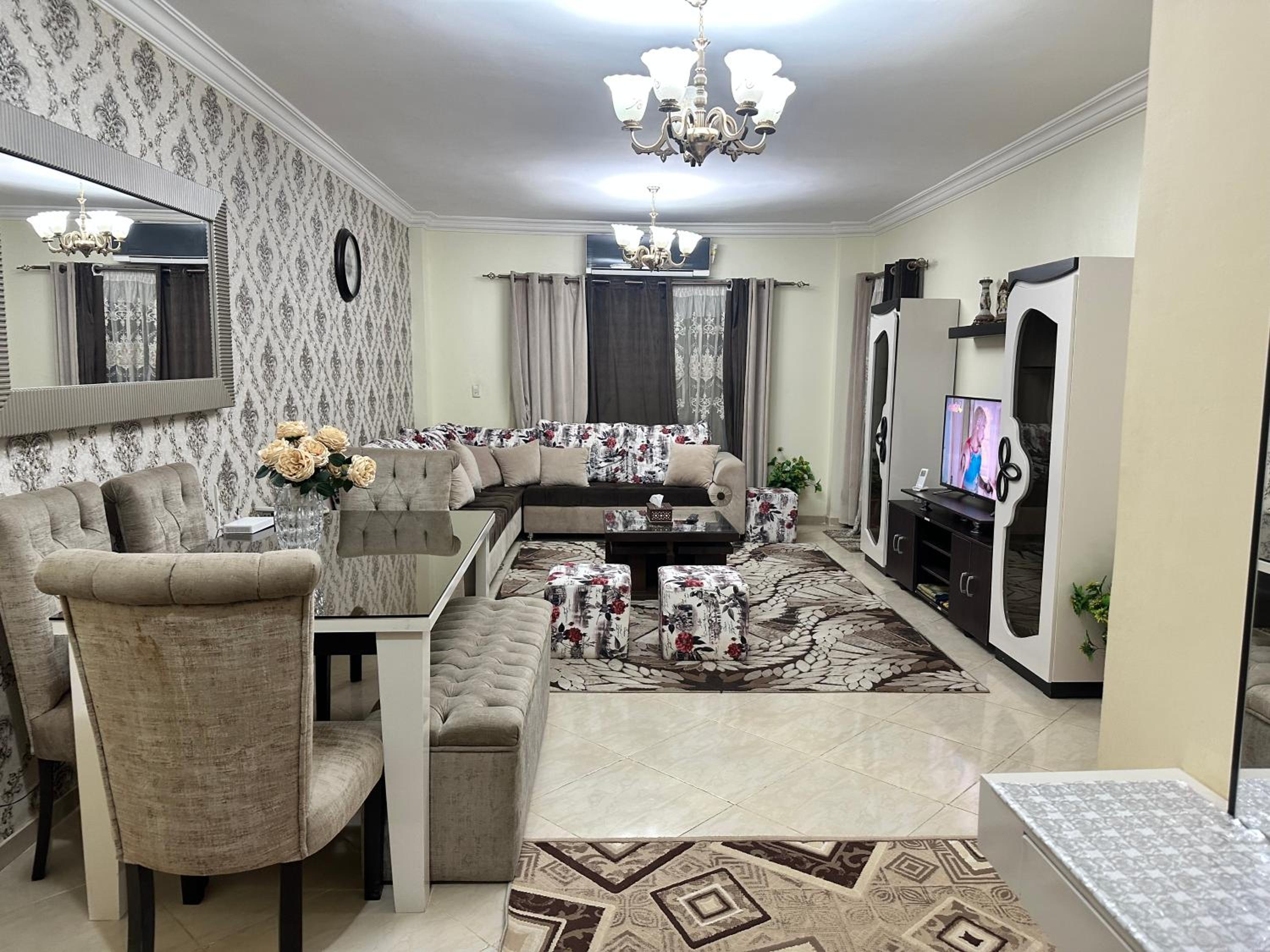 Luxury apartment in Sheikh Zayed City