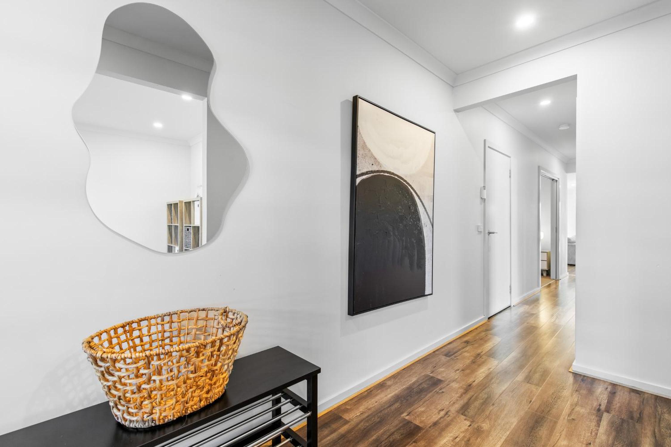 Point Cook's Spacious and Comfy 4BR/3BA Haven!