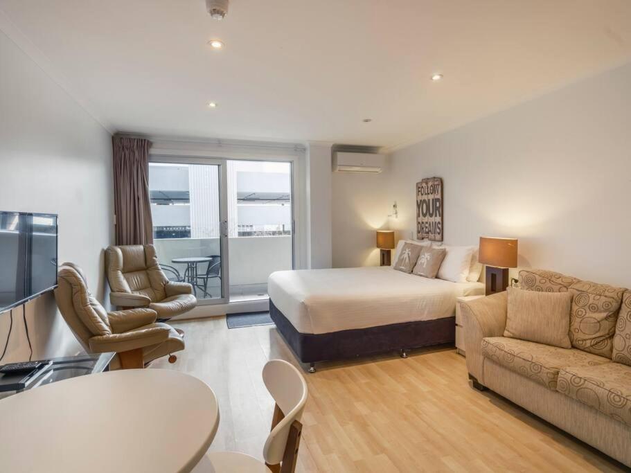 NEW! Ideal 1BR Beachside Studio with Pool