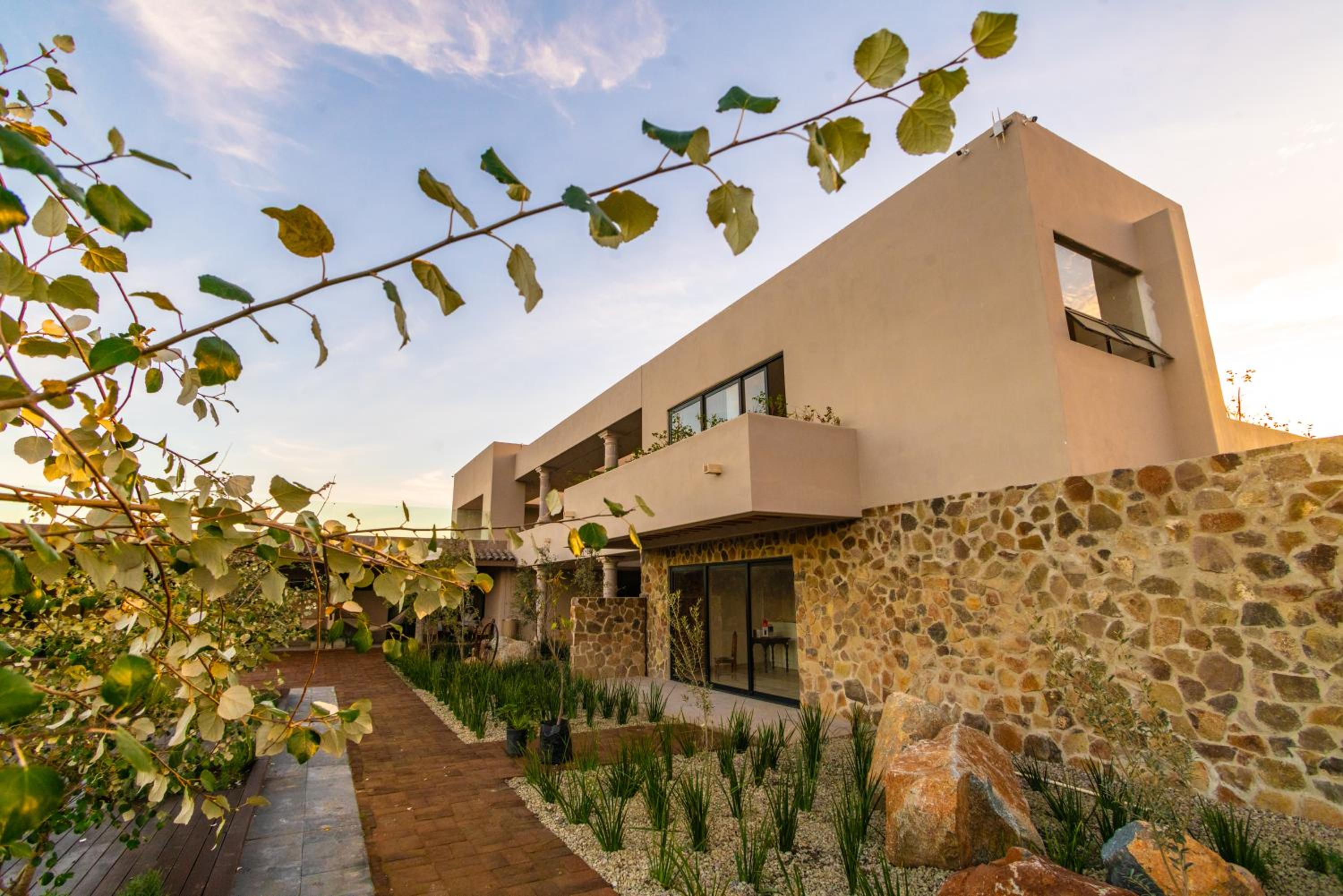 Hotel Flores de Sal-Valle de Guadalupe - Image 1