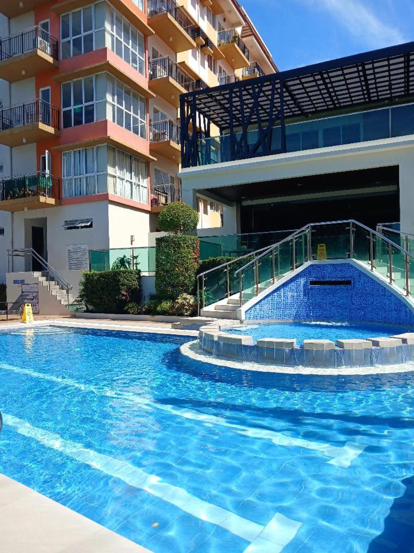 ELDENZ Home 2BR Condo fully furnished with Free Wi-fi, Netflix & amenities view 4