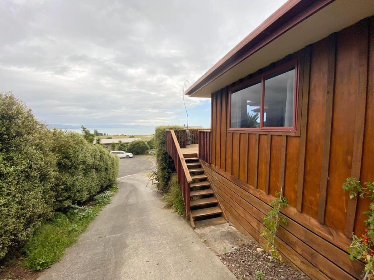 Pohara's Kauri Lodge view 5