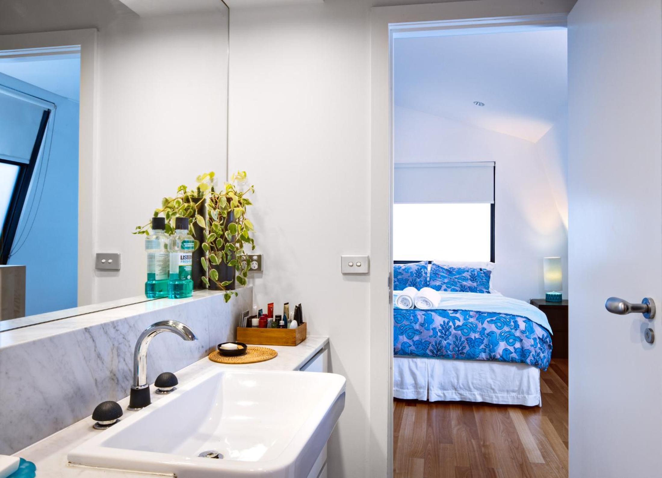 Modern St Kilda Apartment