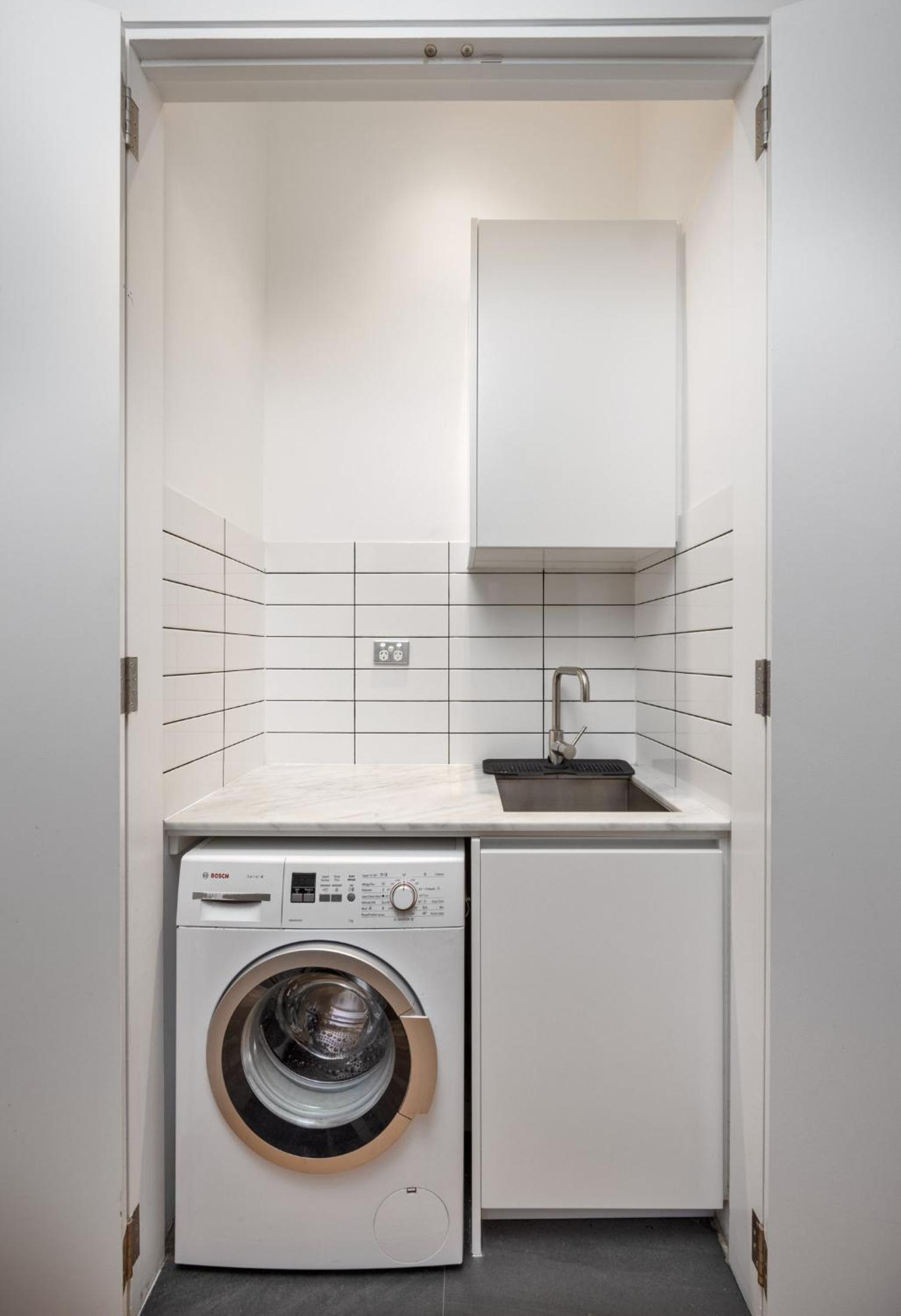 Modern St Kilda Apartment