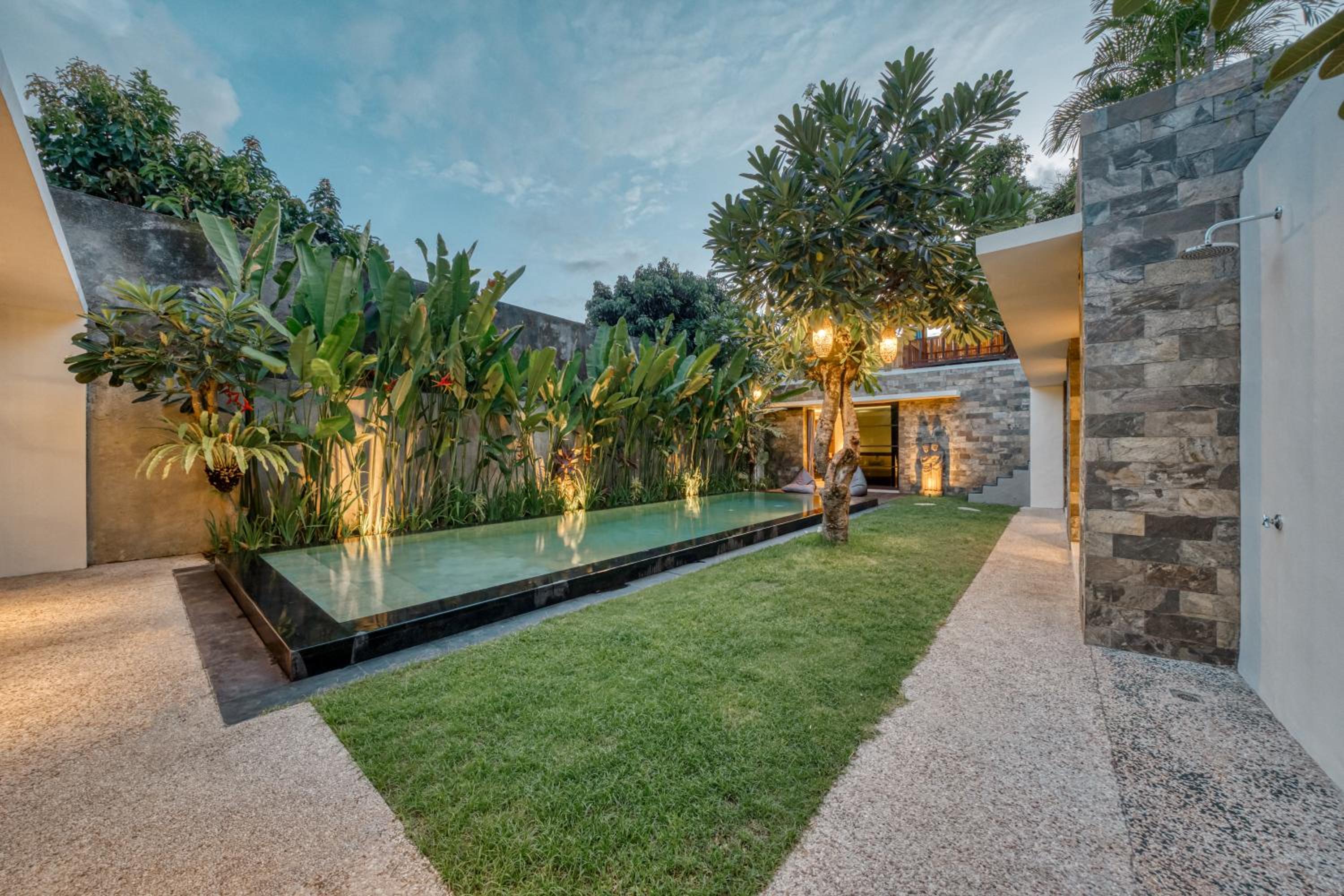 Villa Duadewi 4BR in the Heart of Seminyak by Santi Management photo 3
