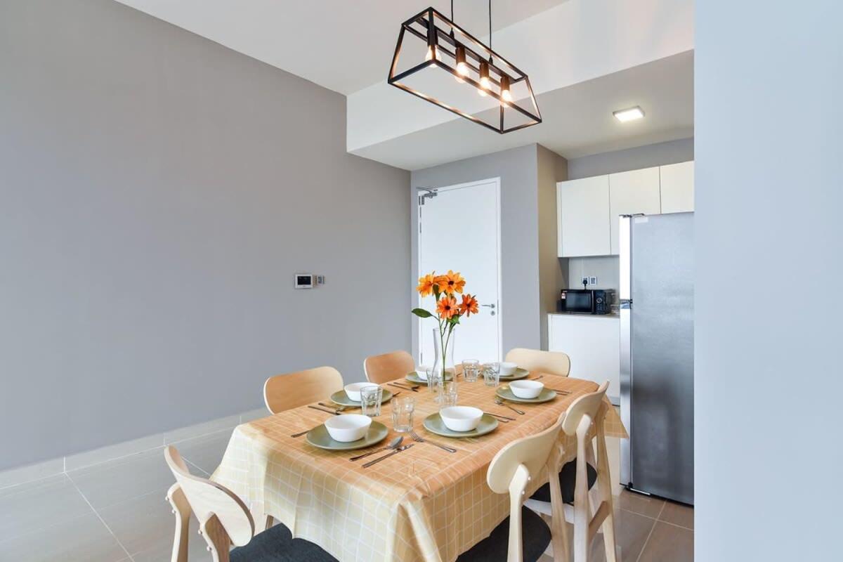 A Stylish & Comfy 2BR KLGCC Apt Free Parking