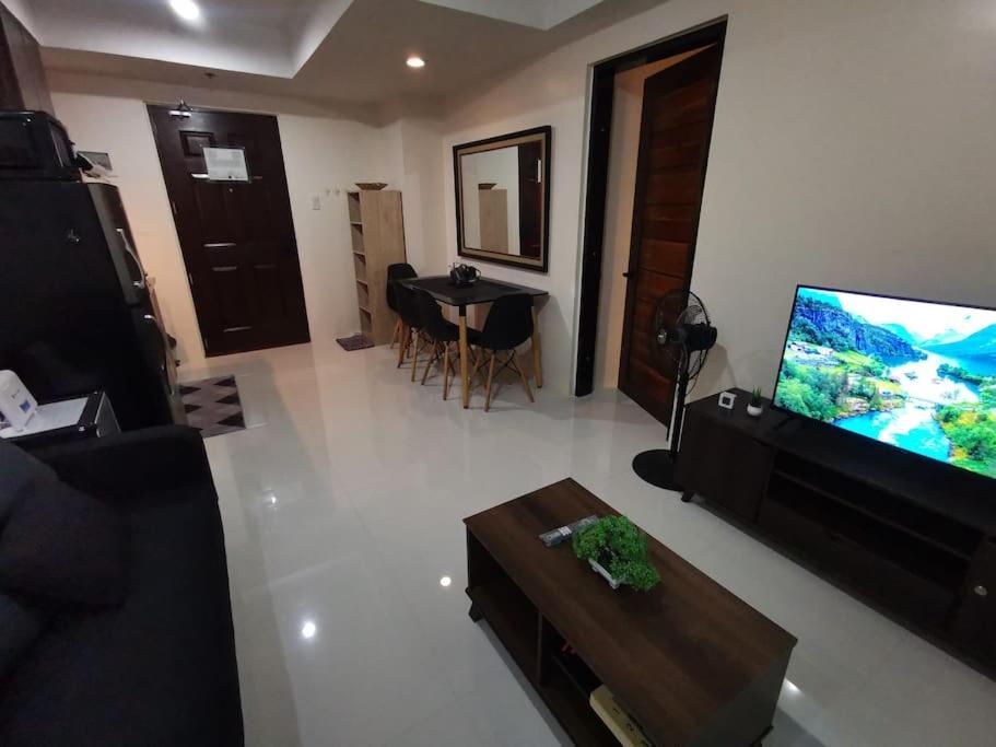 The Persimmon Studios, Cebu City
