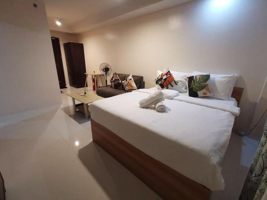 The Persimmon Studios, Cebu City