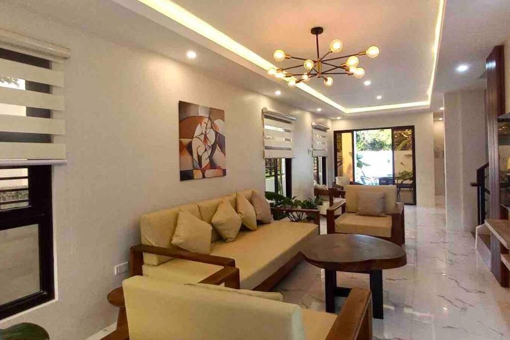 Casa Ysobel Villa with heated pool near Rotunda view 5