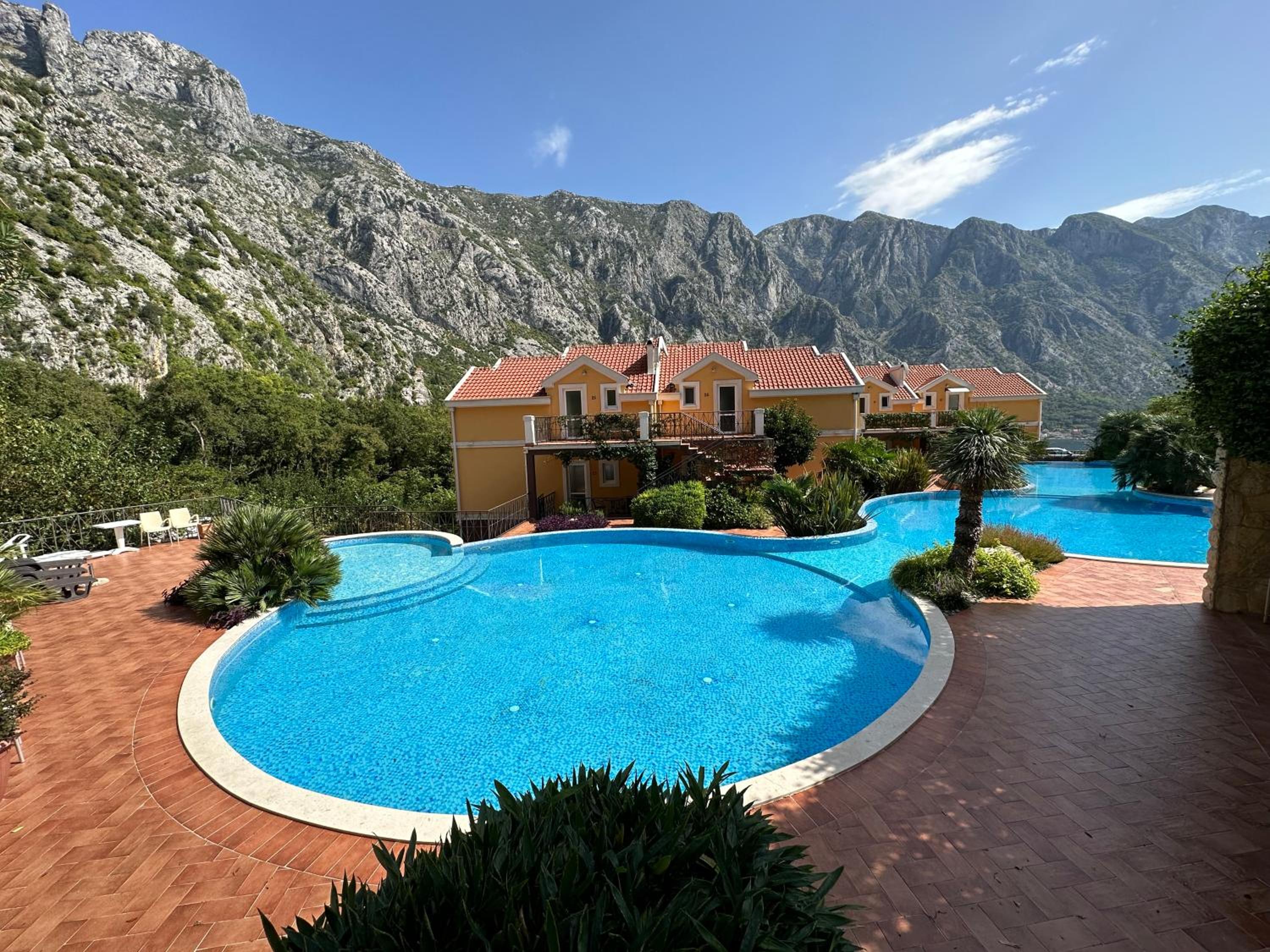 GН Apartmani with Mountains view