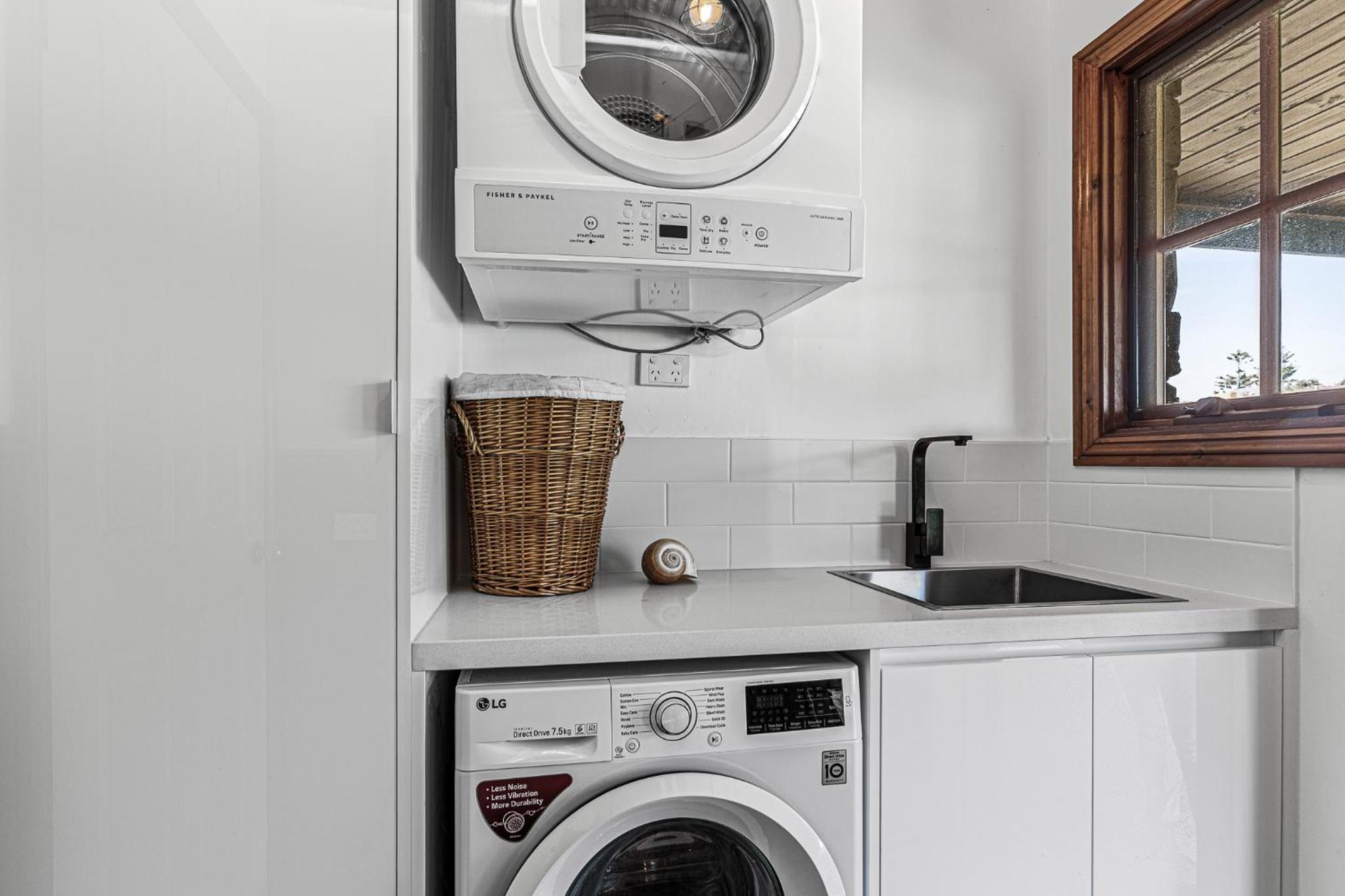 Apollo Bay Cottages- Sabine