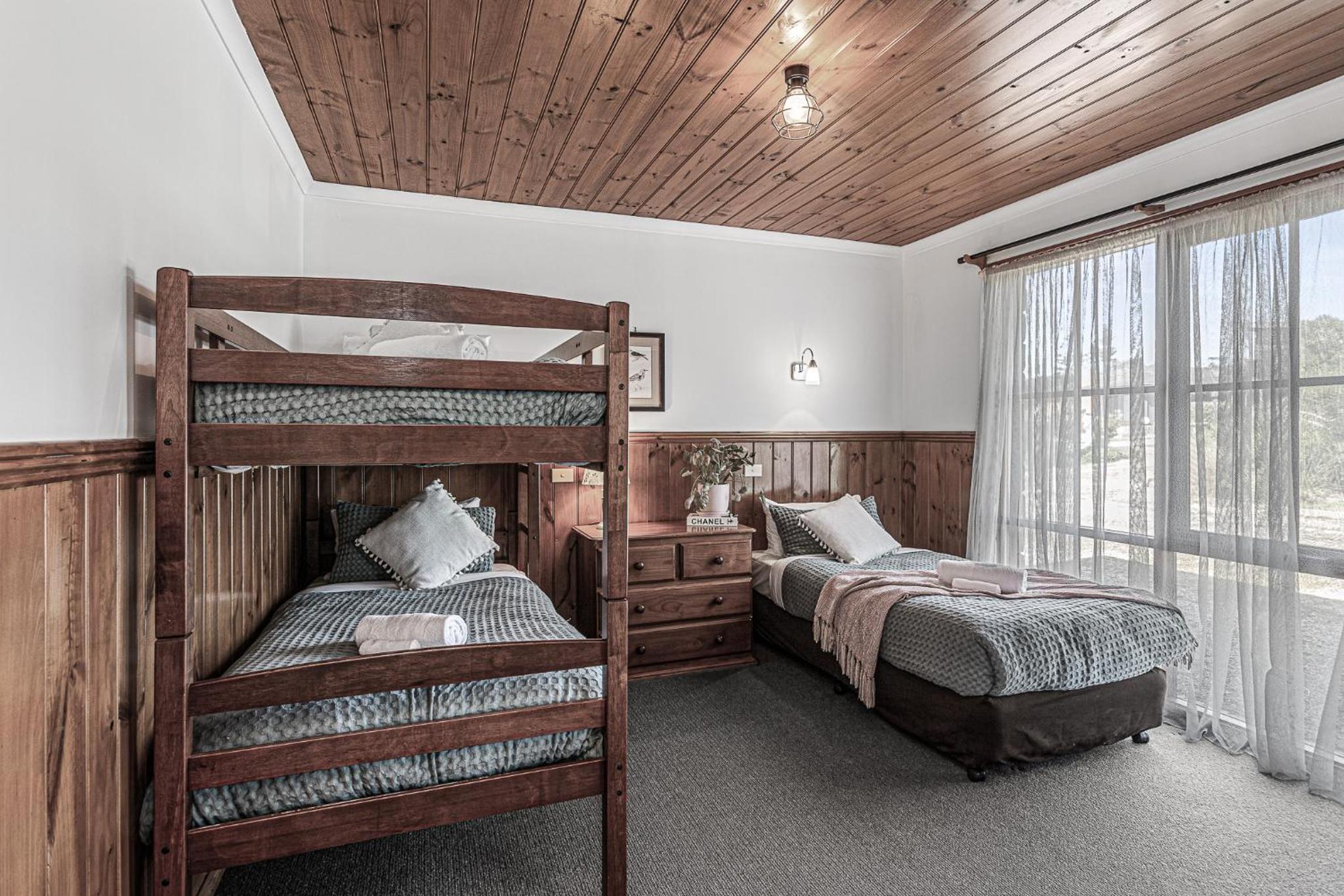 Apollo Bay Cottages- Sabine