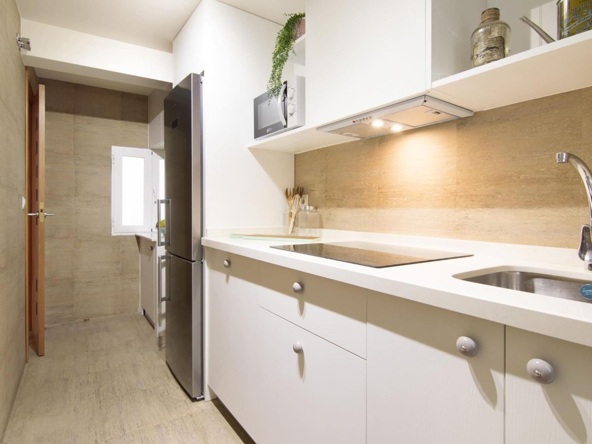 ChezmoiHomes Catedral 2B en Granada — kitchen