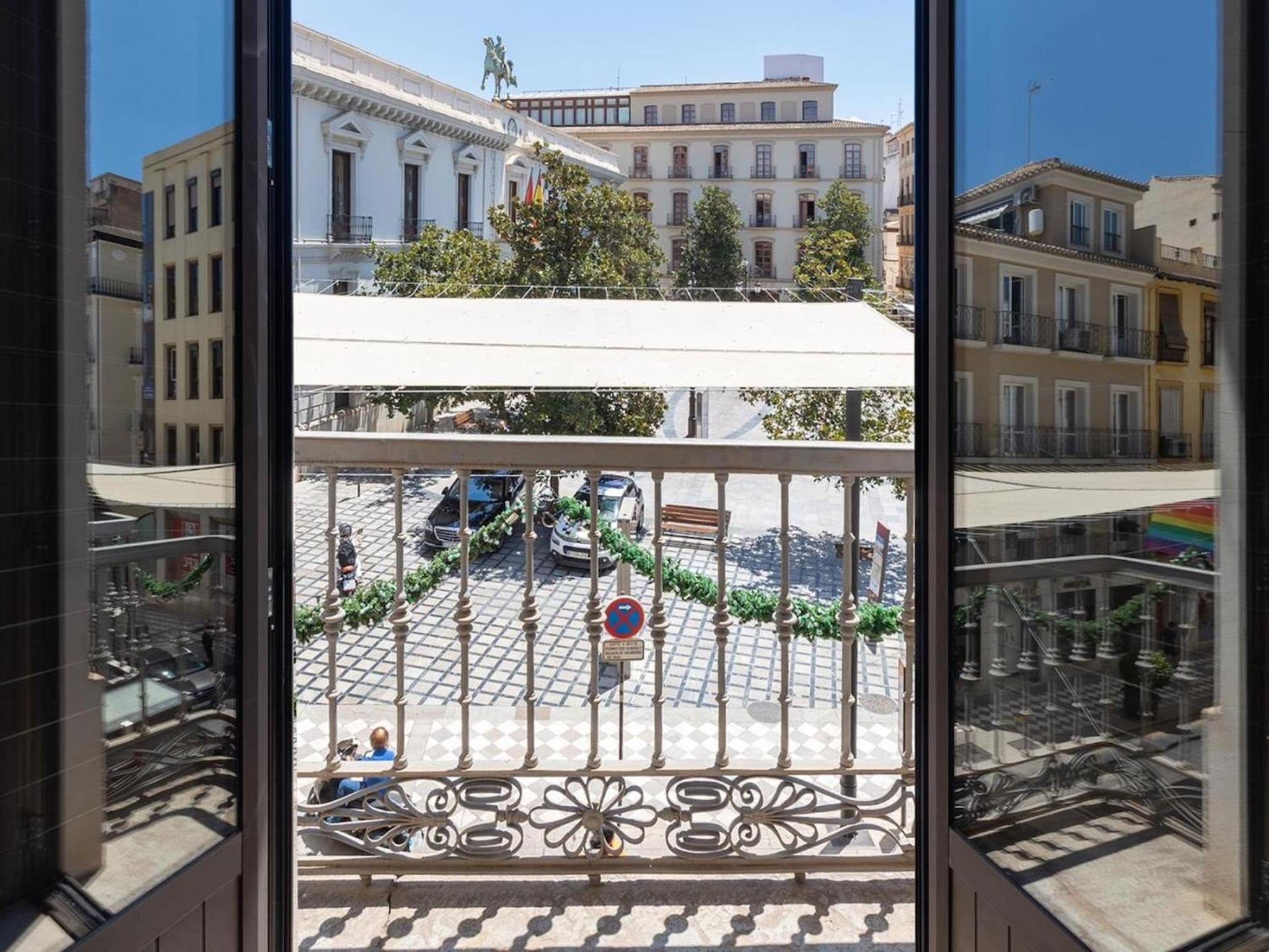 Chezmoihomes Town Hall Apartment 2