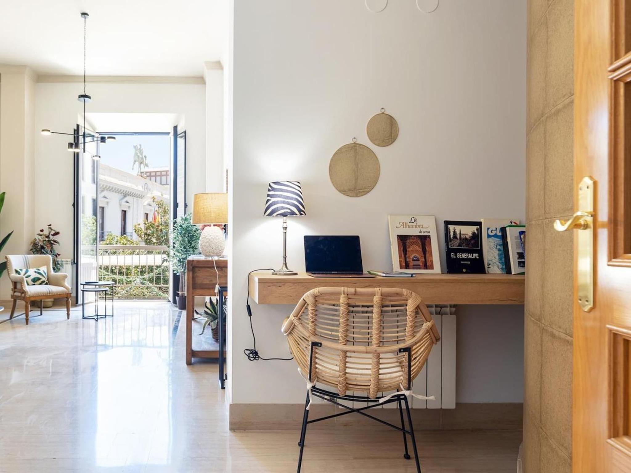 Chezmoihomes Town Hall Apartment 2