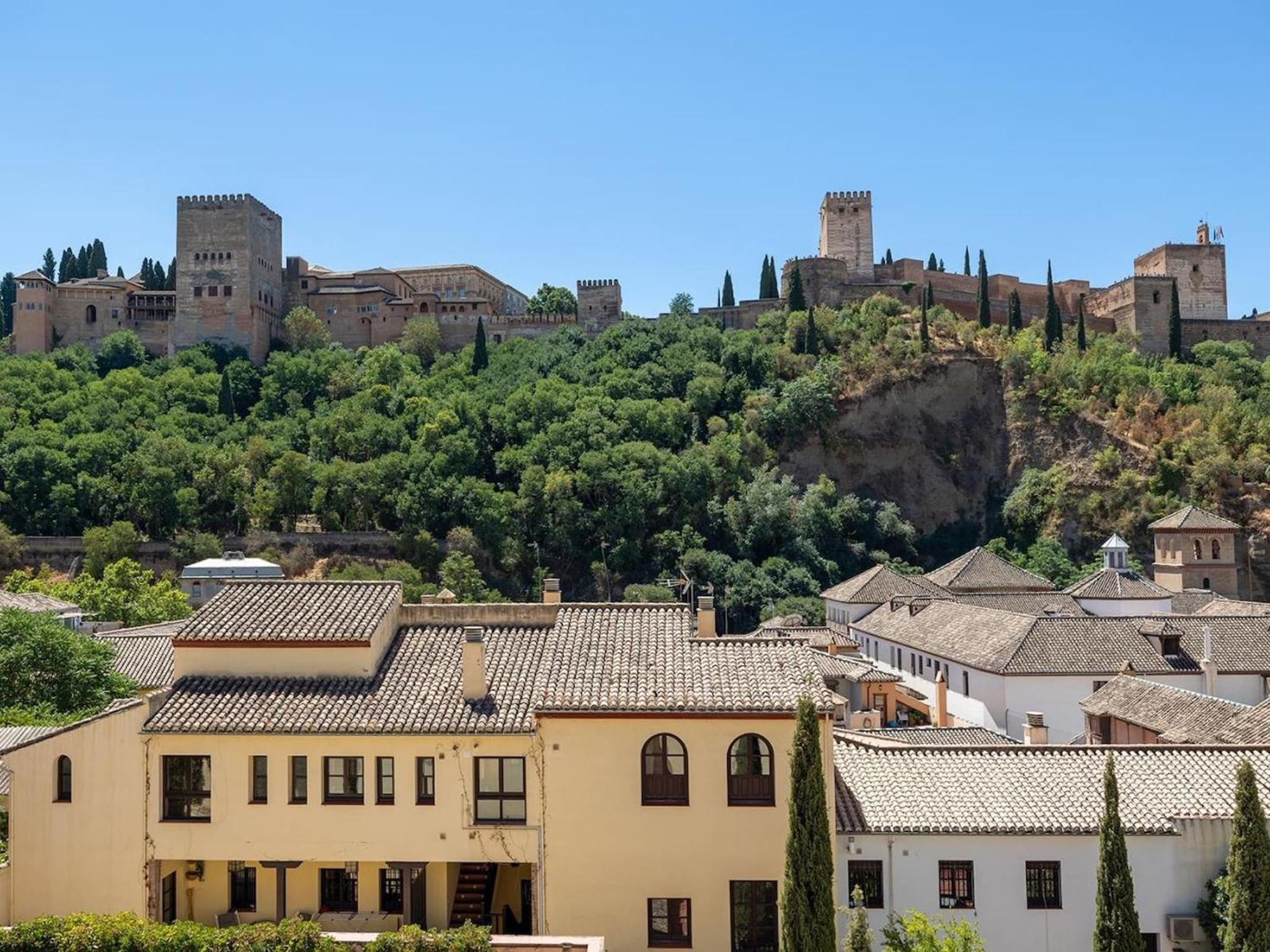 A piece of heaven over the Alhambra 2BR view 3