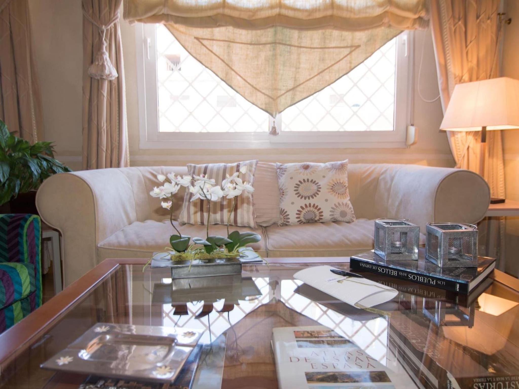 ChezmoiHomes Reyes Catolicos Penthouse