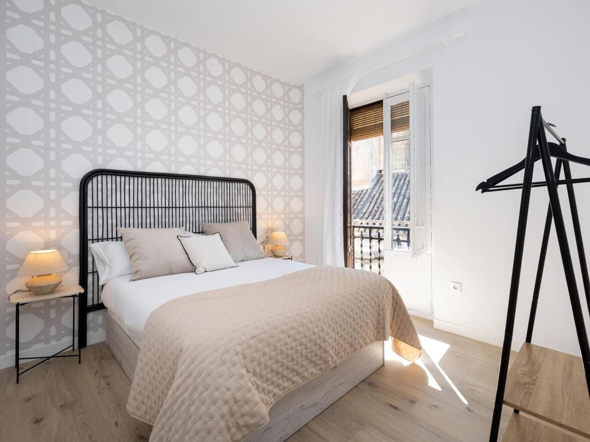 Bright and Elegant Gran Via apartments