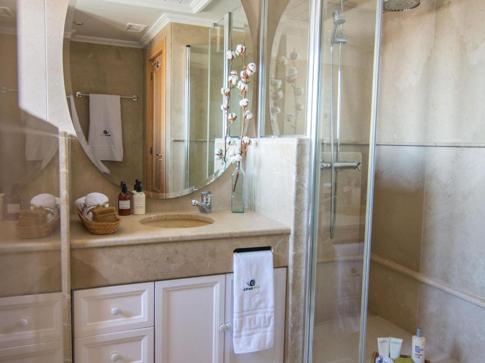 ChezmoiHomes Reyes Catolicos Penthouse
