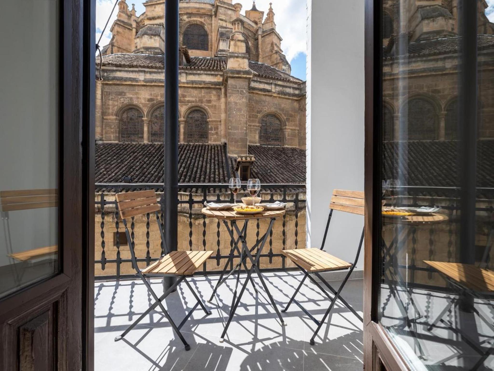 Bright and Elegant Gran Via apartments