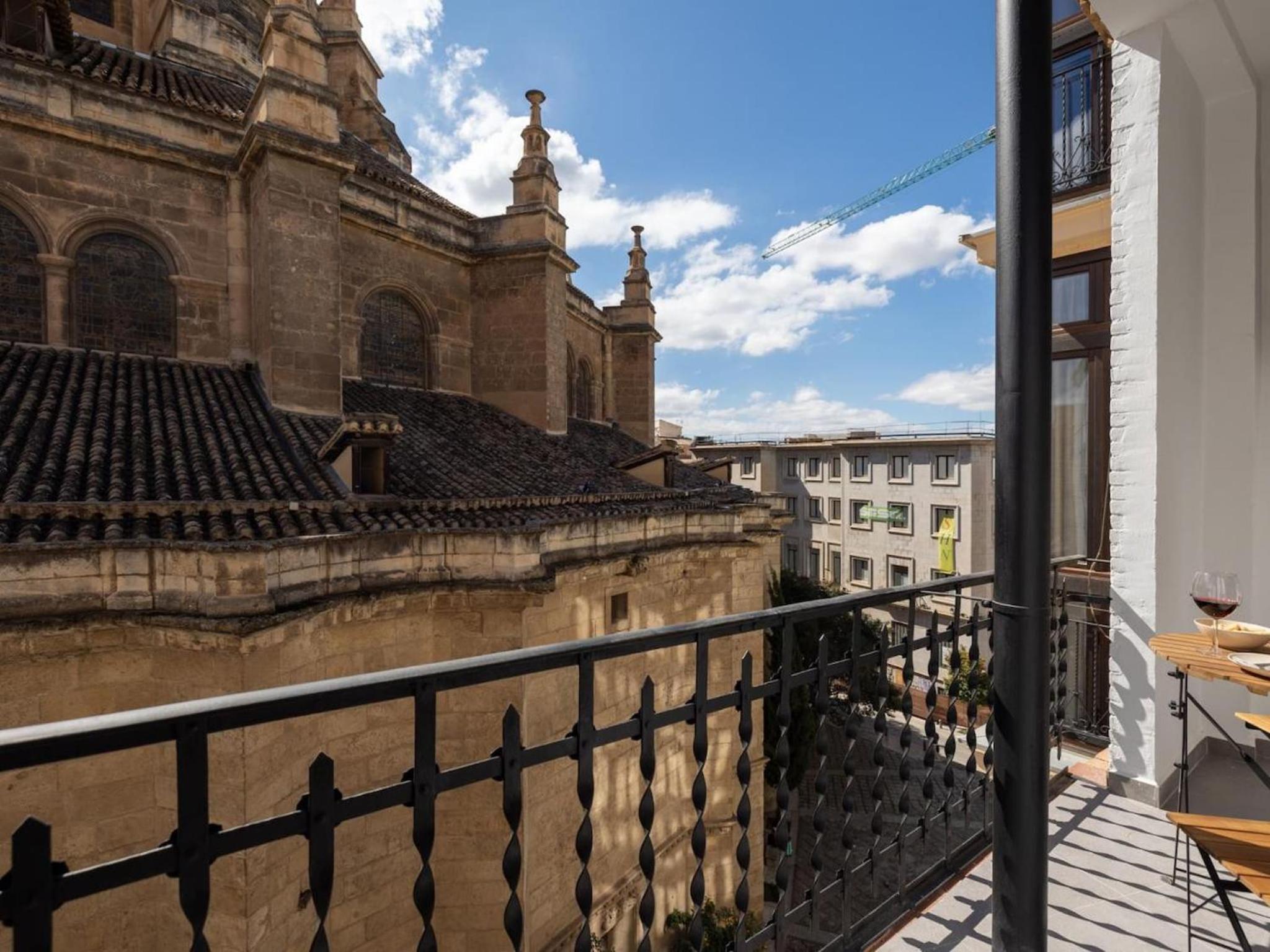 Bright and Elegant Gran Via apartments