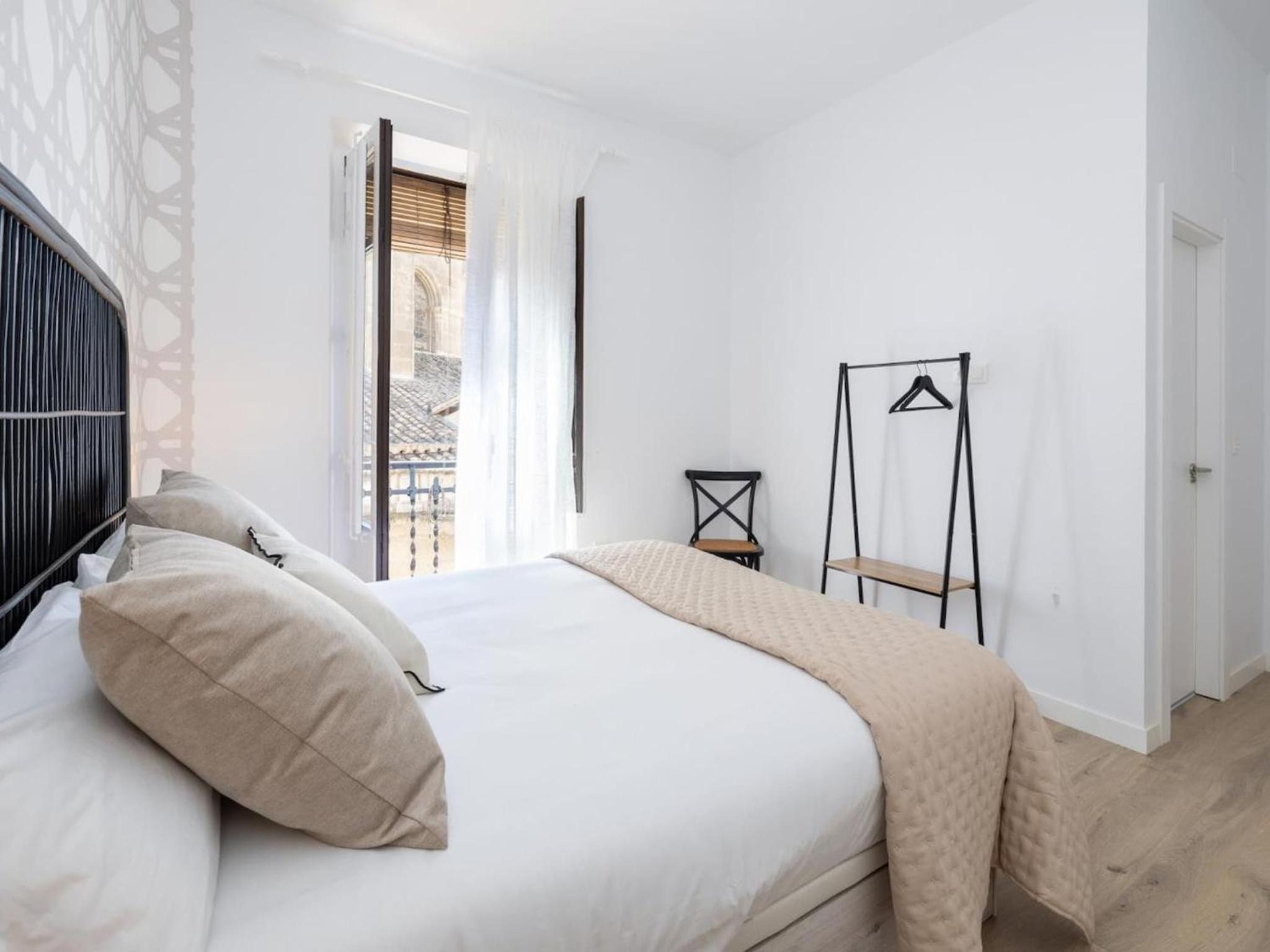 Bright and Elegant Gran Via apartments