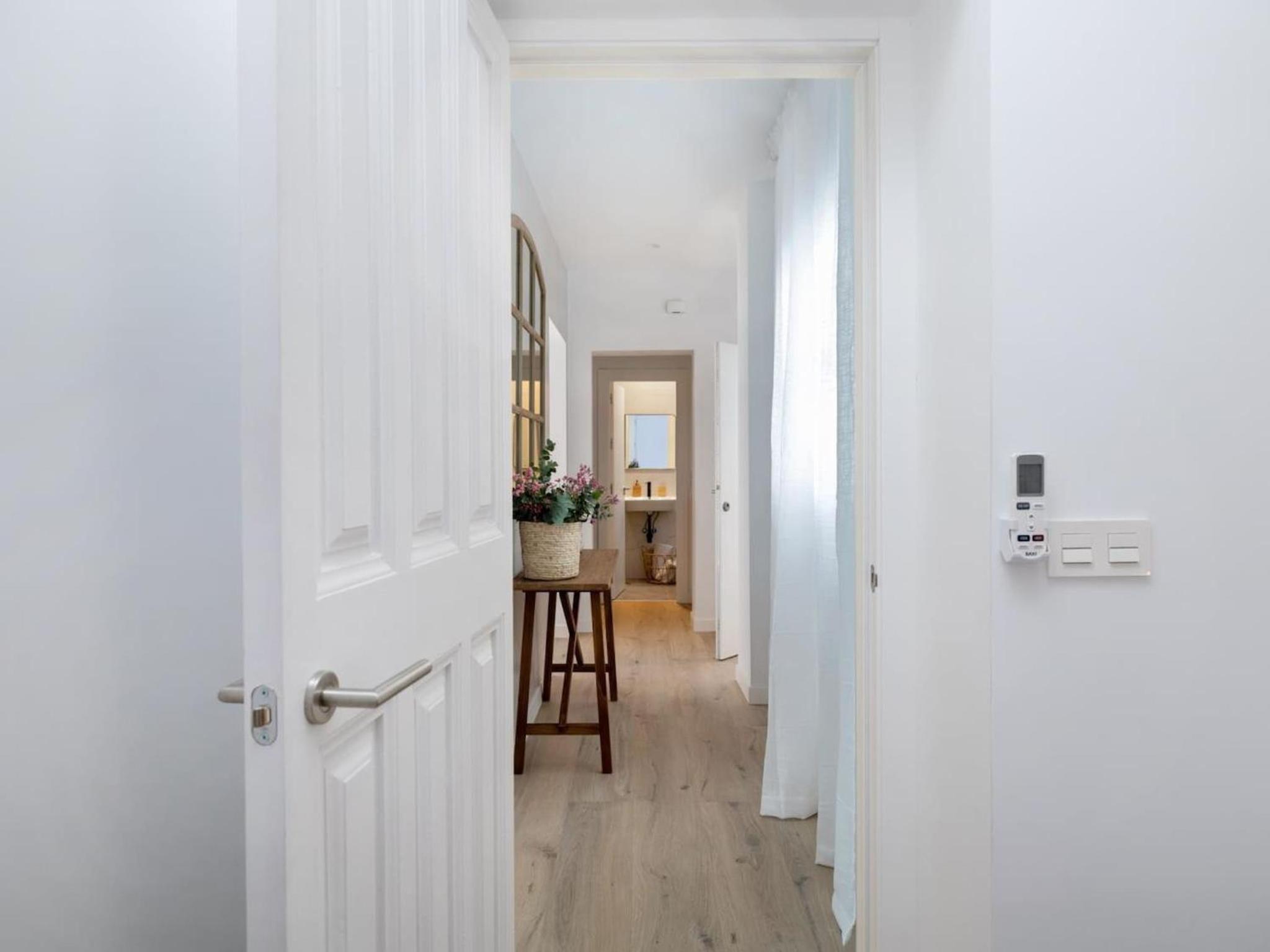 Bright and Elegant Gran Via apartments